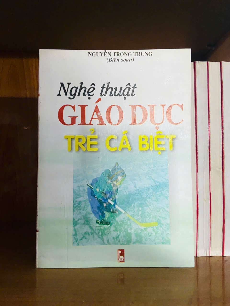 Nghệ thuật Giáo Dục trẻ cá biệt MẸ VÀ BÉ VAVO0810