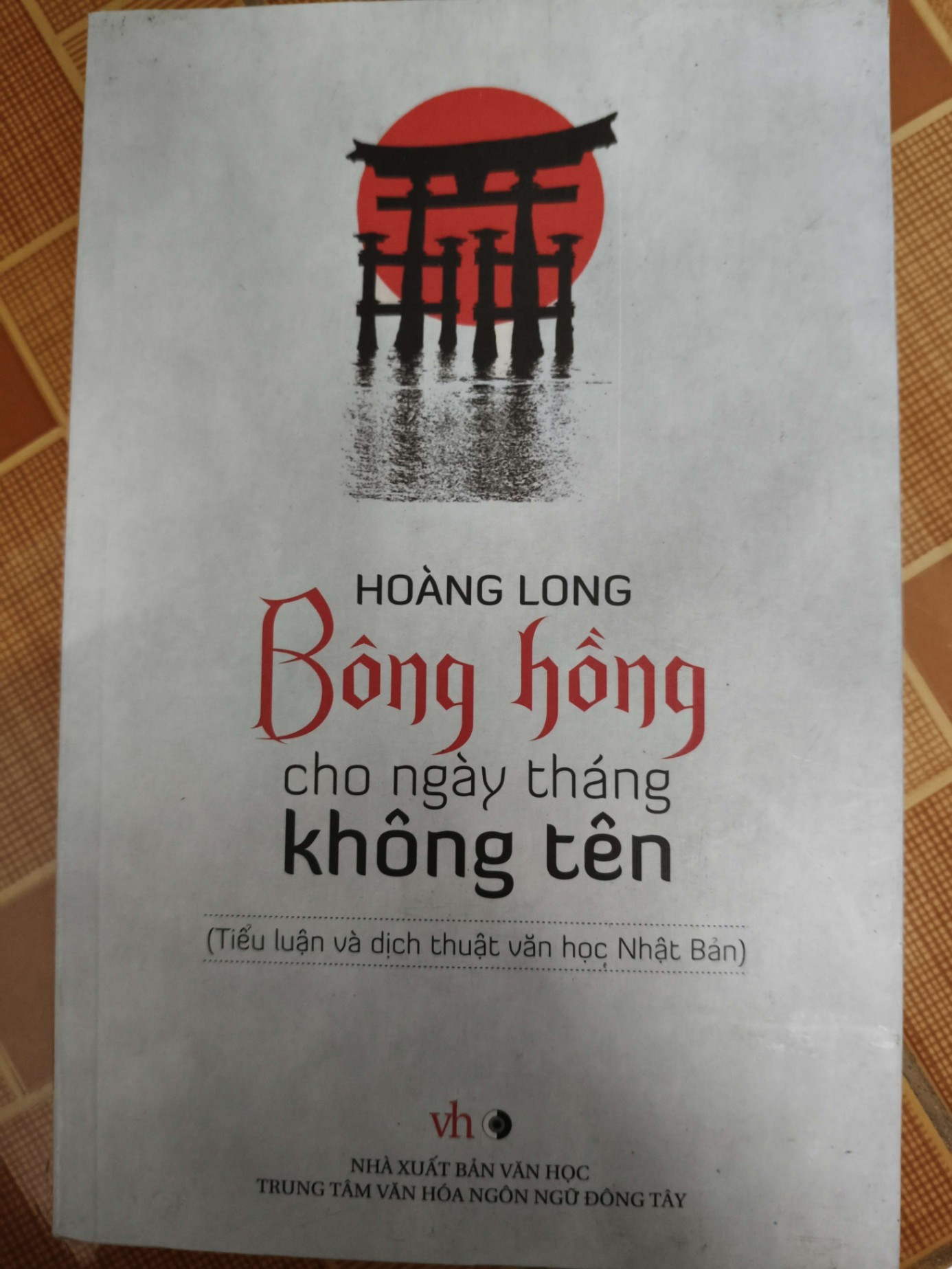 Bông hồng cho ngày tháng không tên - Xb 2014 - 272 trang - VĂN HỌC - ANTQ2011-77