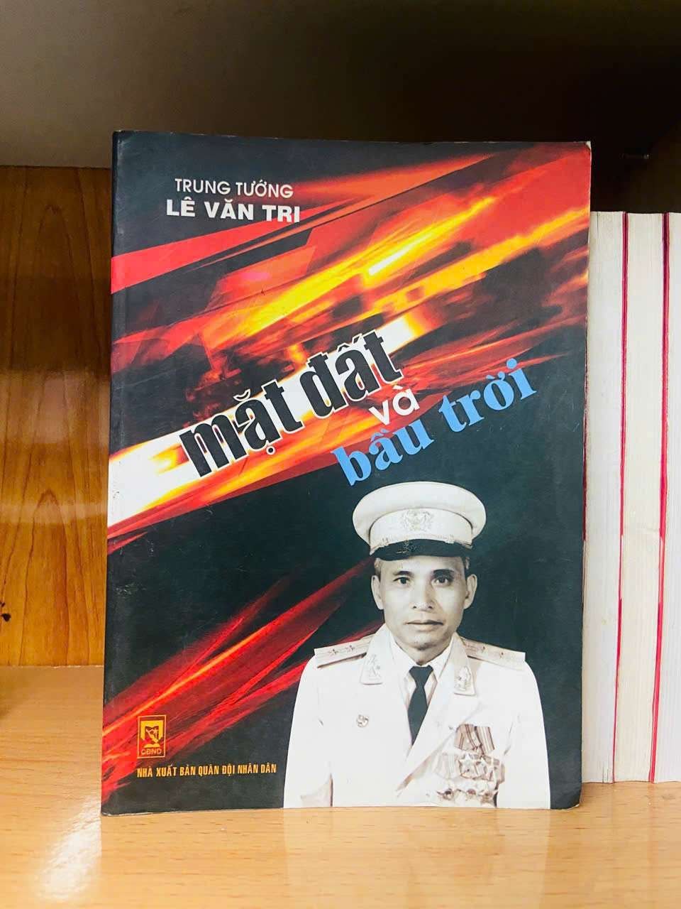 Mặt đất và Bầu trời - Lê Văn Tri VĂN HỌC VAVO0810