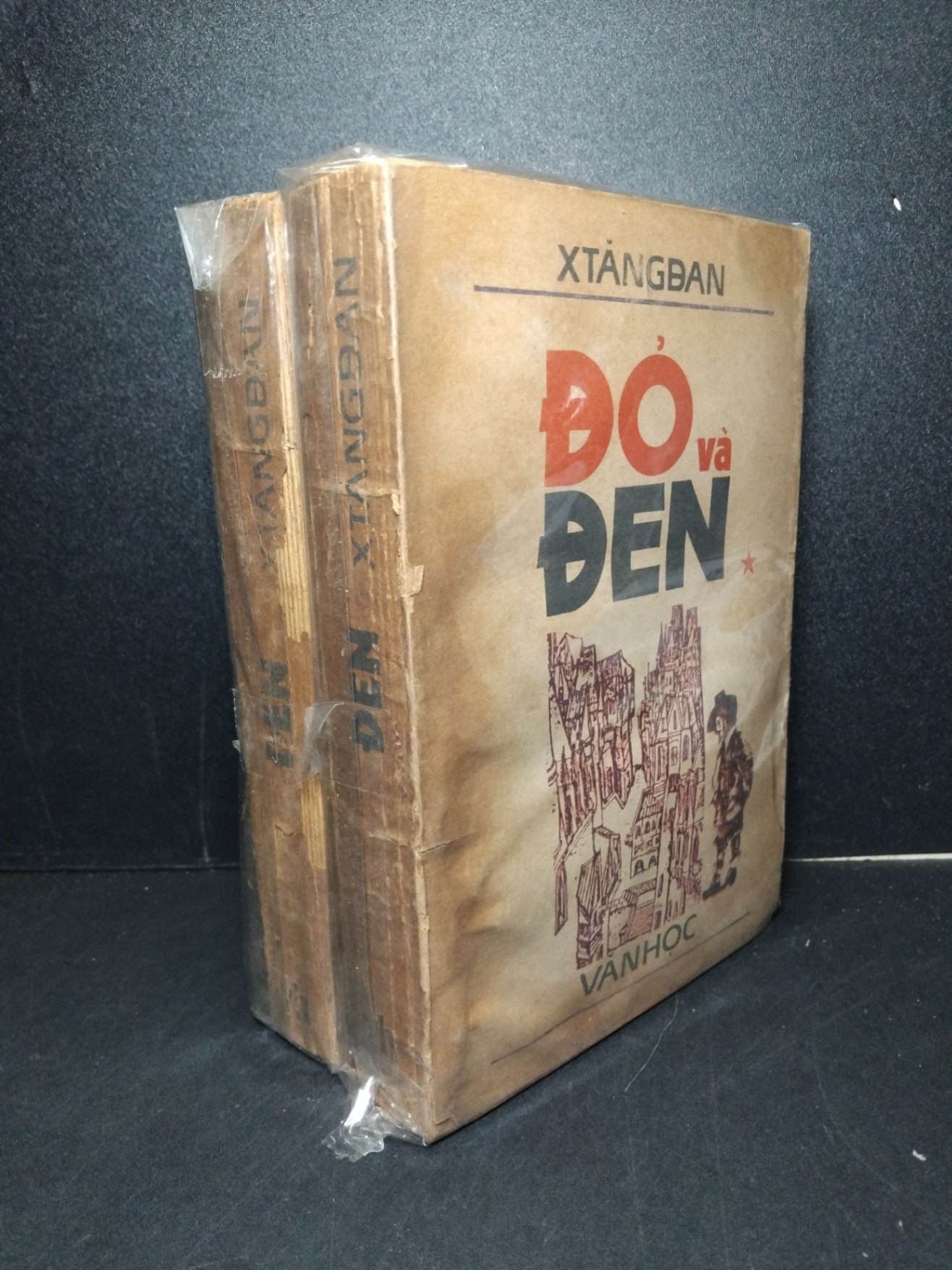 Bộ 2 cuốn Đỏ và đen (tập 1+2) mới 60% bẩn bìa, ố vàng, tróc gáy, rách bìa, có vệt nước 1986 XtangDan HCM2603 VĂN HỌC (NSX)