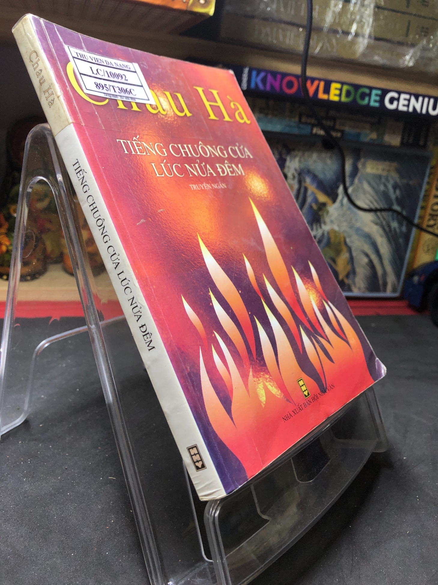 Tiếng chuông cửa lúc nửa đêm 2008 mới 70% ố bẩn nhẹ Châu Hà HPB0906 SÁCH VĂN HỌC (NSX)