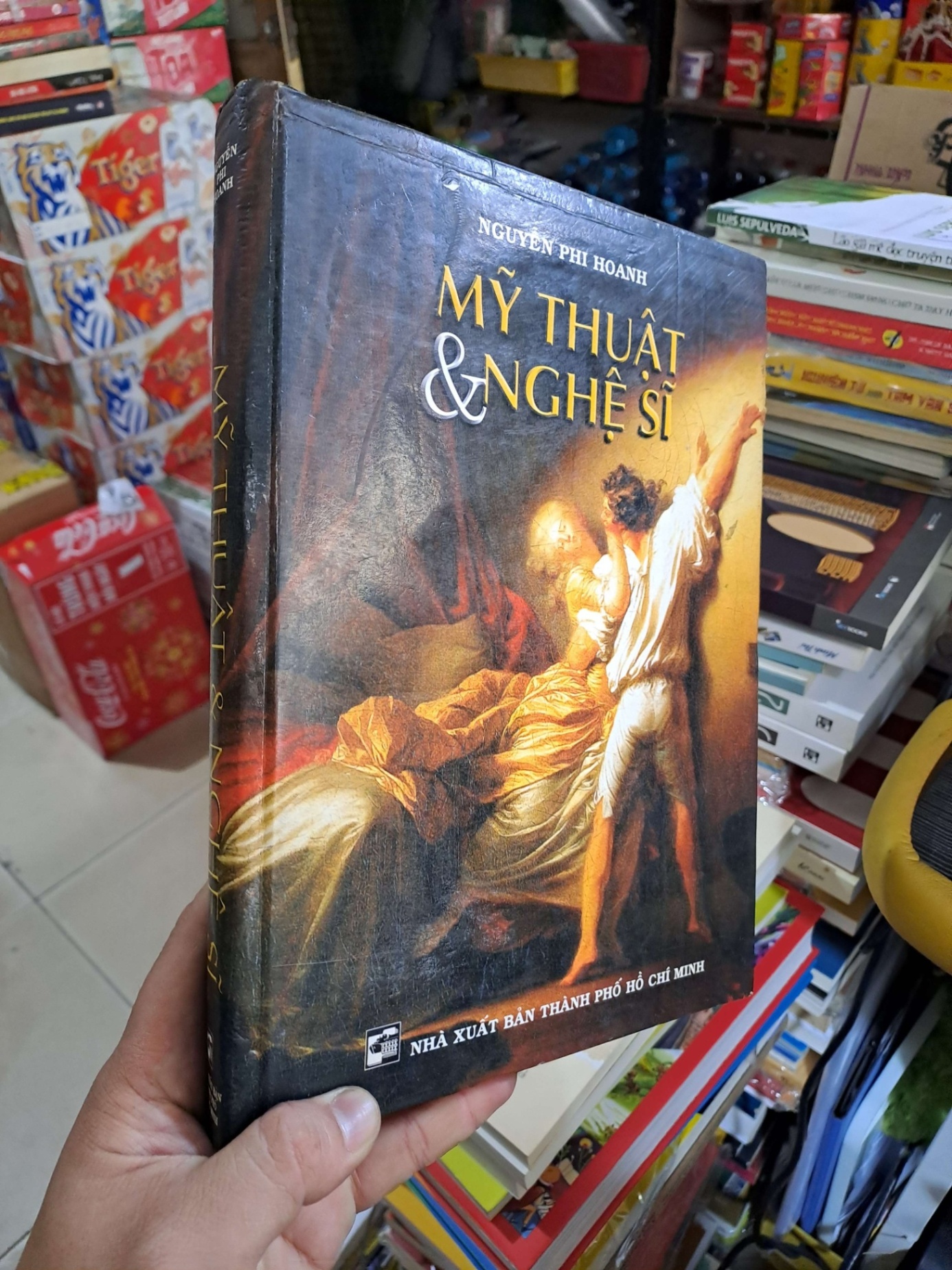 Mỹ Thuật & Nghệ Sĩ - Nguyễn Phi Hoanh - 2001 mới 80% ố ẫm - GIÁO TRÌNH, CHUYÊN MÔN - HMT3012 (NSX)