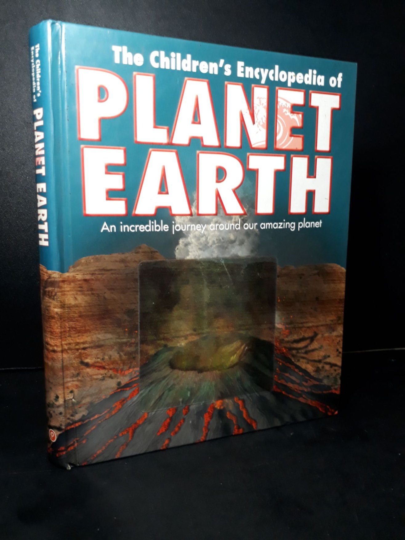 The children's Encyclopedia of planet earth (bìa cứng) mới 90% bẩn bìa nhẹ HCM2205 NGOẠI VĂN