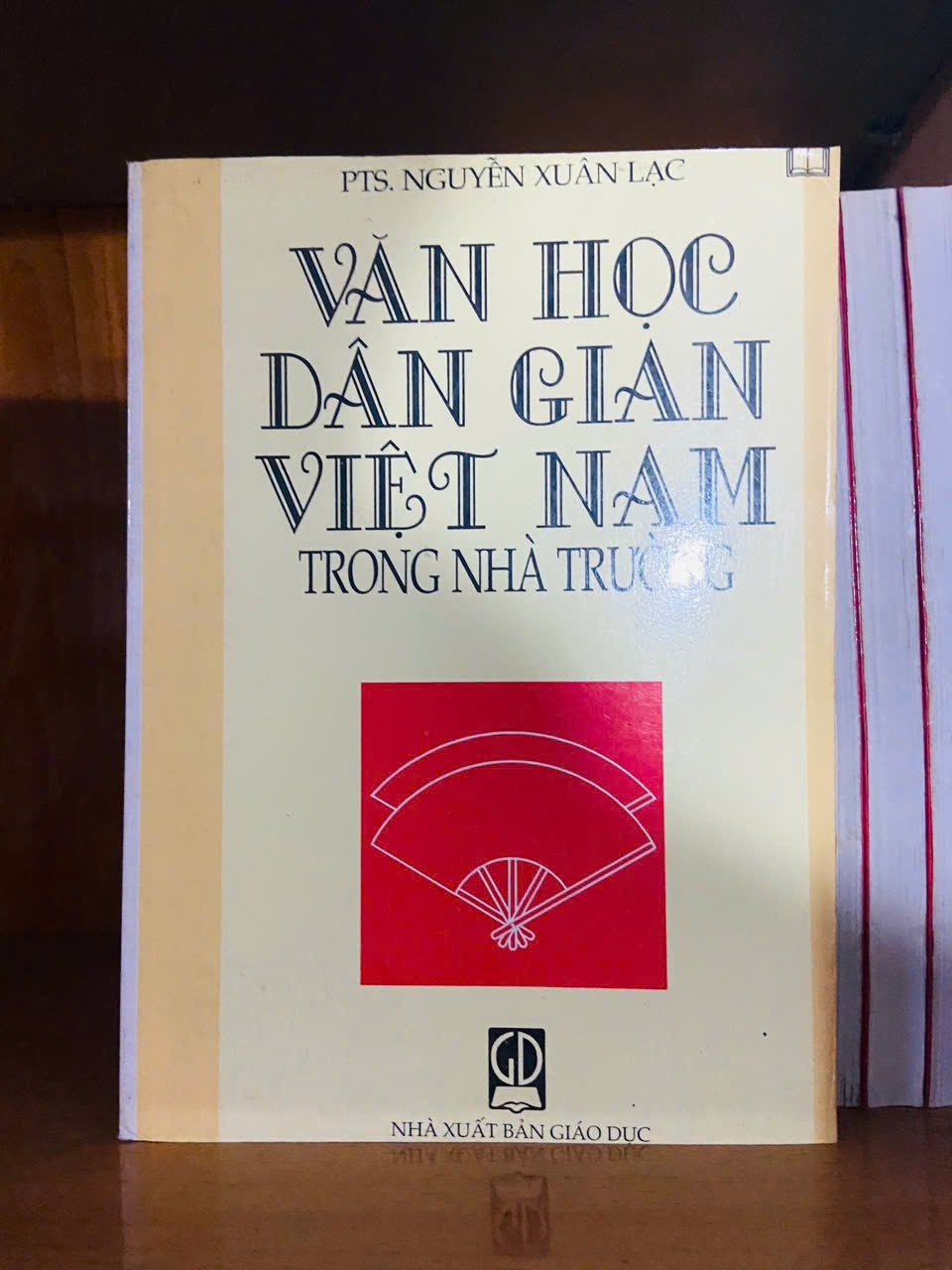 Văn học dân gian Việt Nam trong nhà trường / Nguyễn Xuân Lạc VĂN HỌC VAVO1301