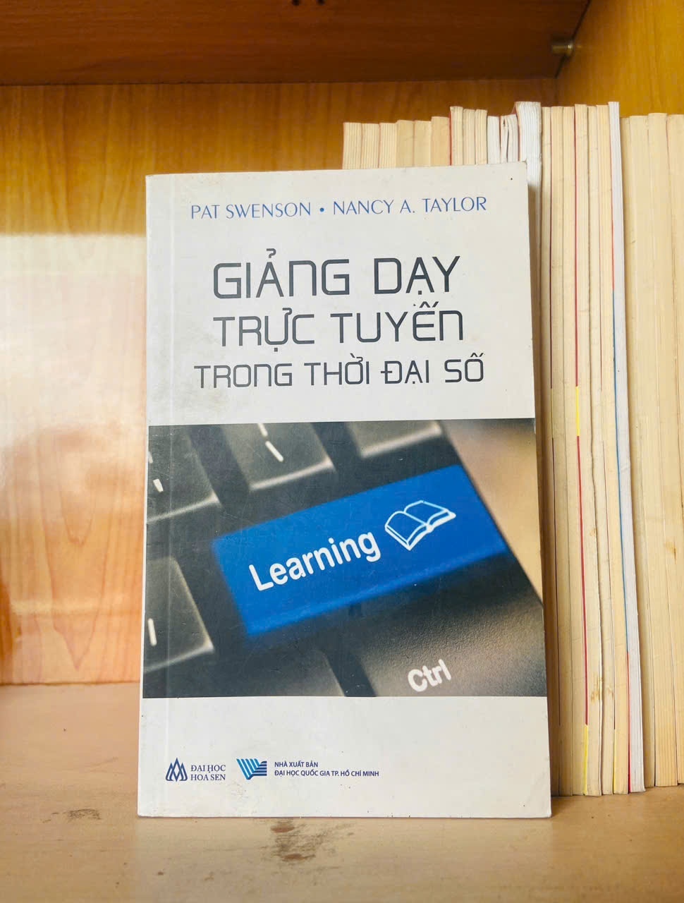Giảng dạy trực tuyến trong thời đại số - - GIÁO TRÌNH, CHUYÊN MÔN - VAVO3012