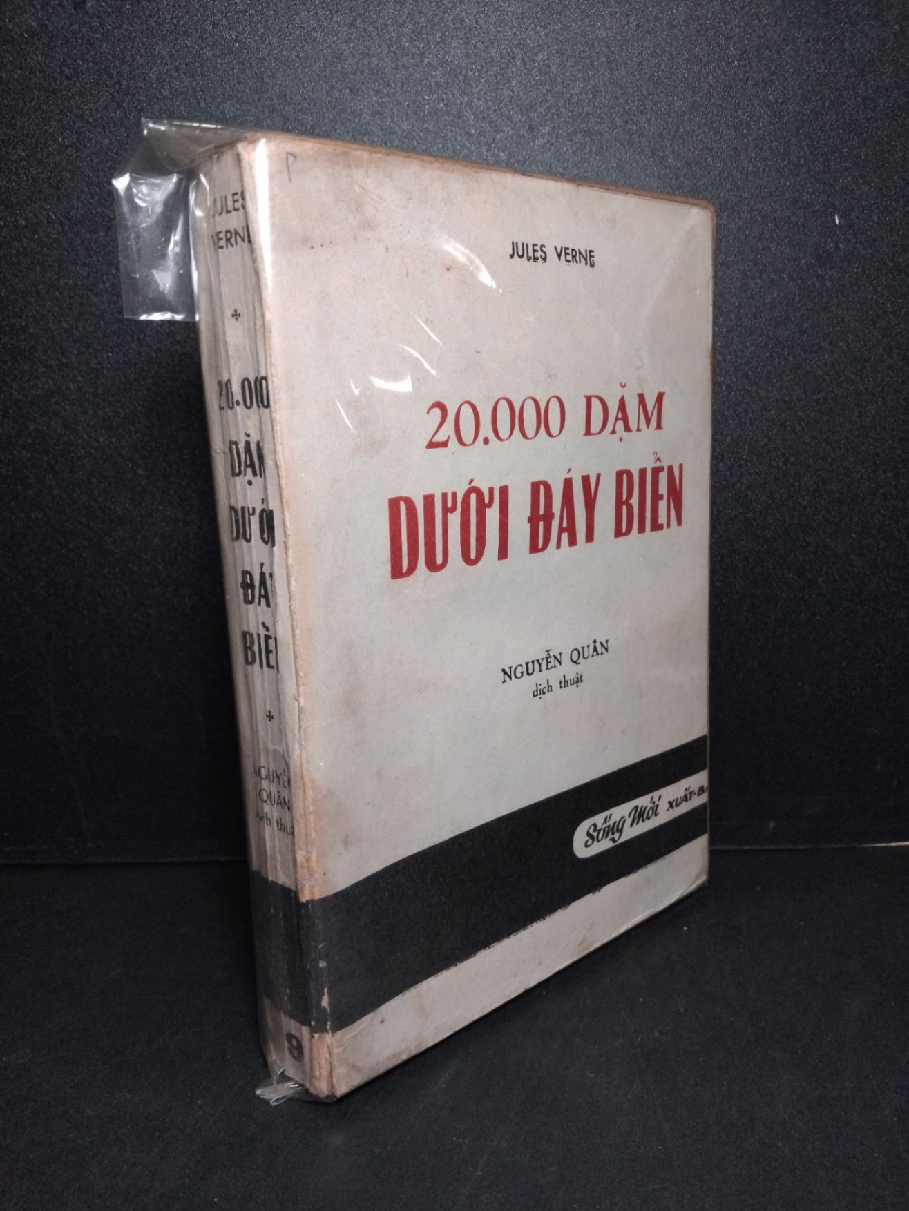 20000 dặm dưới đáy biển mới 70% bẩn bìa, ố vàng Jules Verne HCM2603 VĂN HỌC