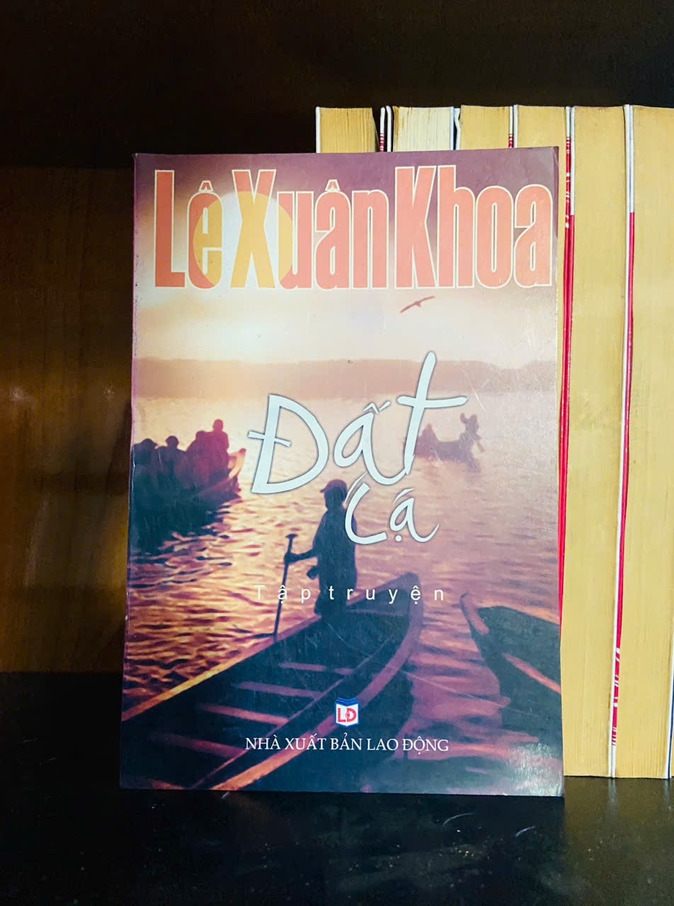 Đất lạ - Lê Xuân Khoa - VĂN HỌC - VAVO1211