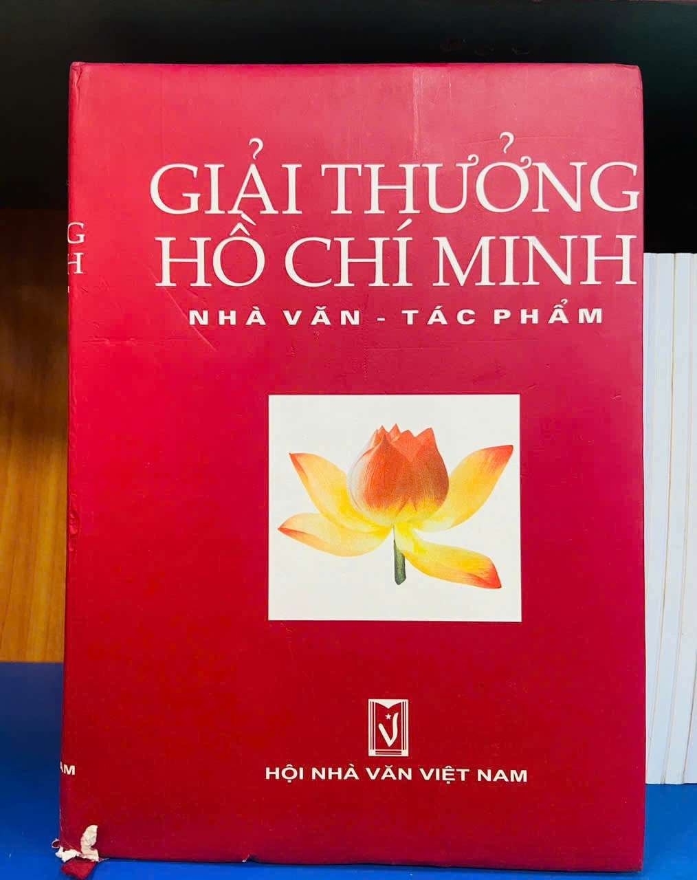 Giải thưởng Hồ Chí Minh nhà văn - tác phẩm VĂN HỌC VAVO0810