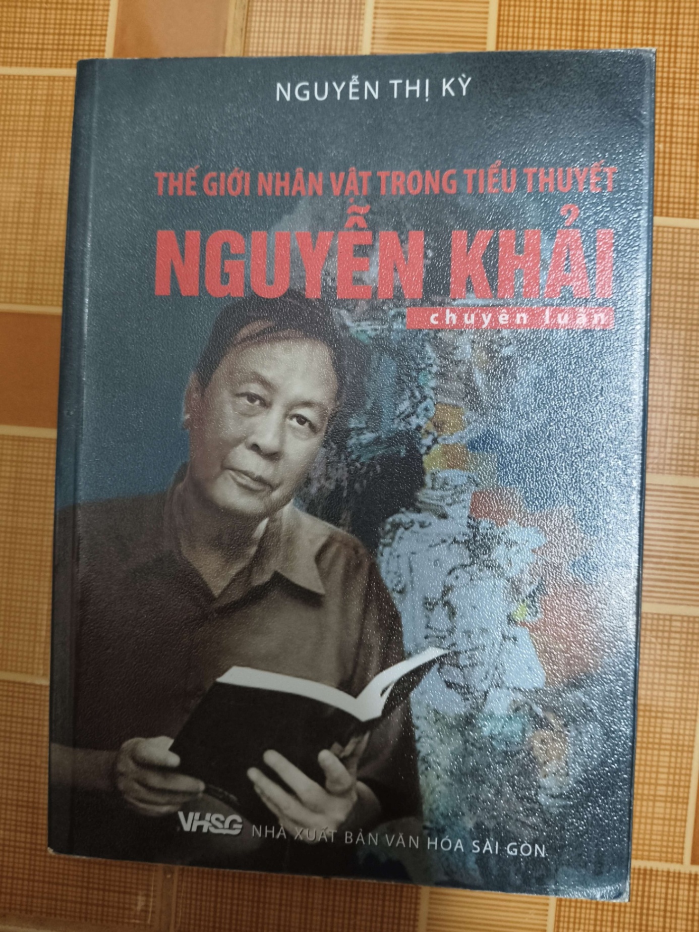 Thế giới nhân vật trong tiểu thuyết Nguyễn Khải - 2009 - 223 trang LỊCH SỬ - CHÍNH TRỊ - TRIẾT HỌC ANTQ1301