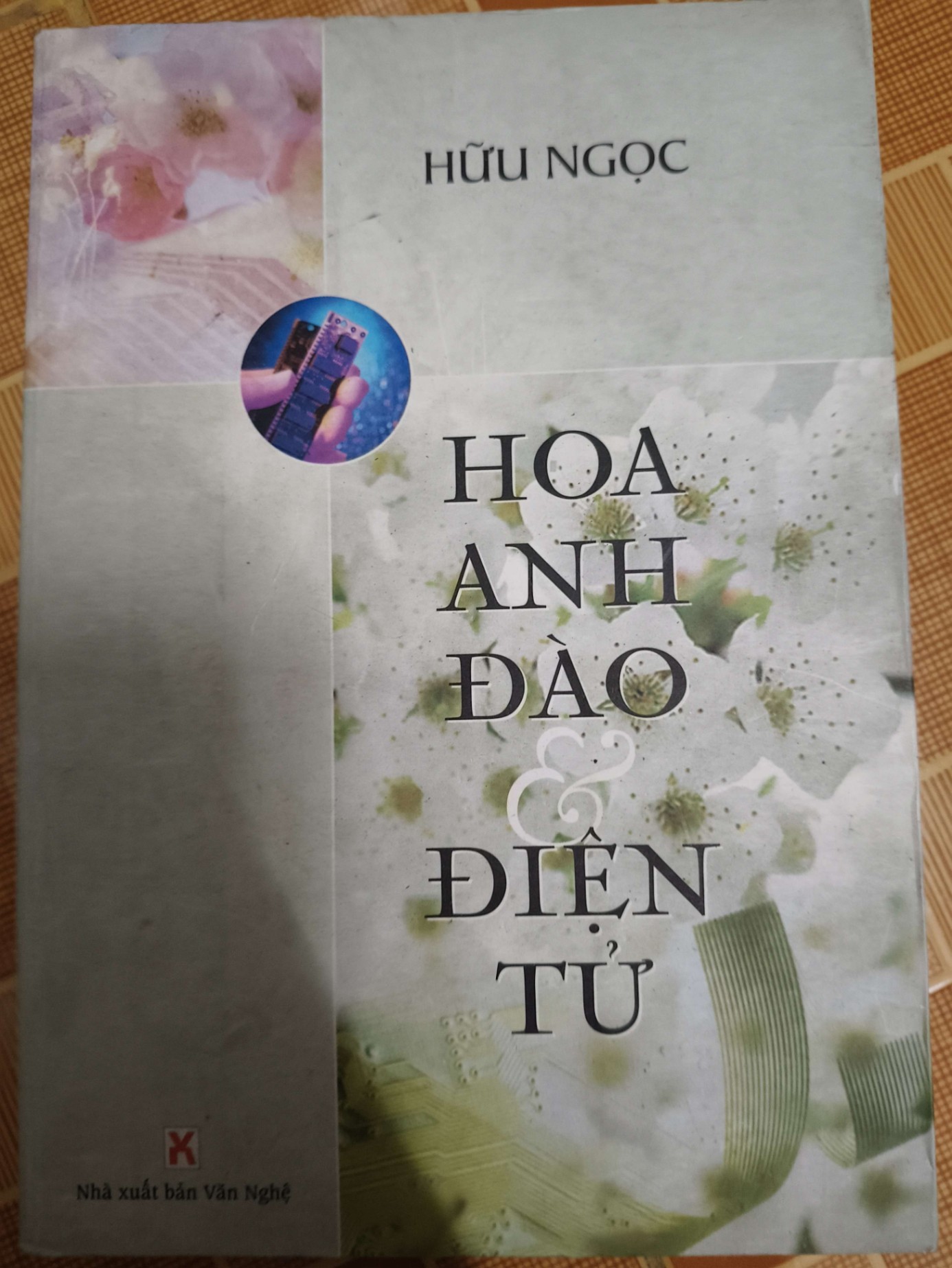 Hoa anh đào và điện tử - 2006 - 286 trang - LỊCH SỬ - CHÍNH TRỊ - TRIẾT HỌC - SLSCTCCMDSLSCTANTQ3112-202
