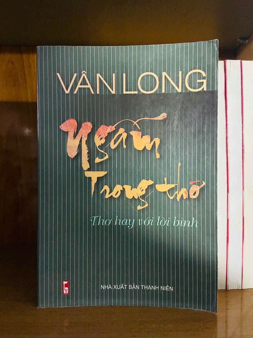 Ngẫm trong thơ - Vân Long VĂN HỌC VAVO0810