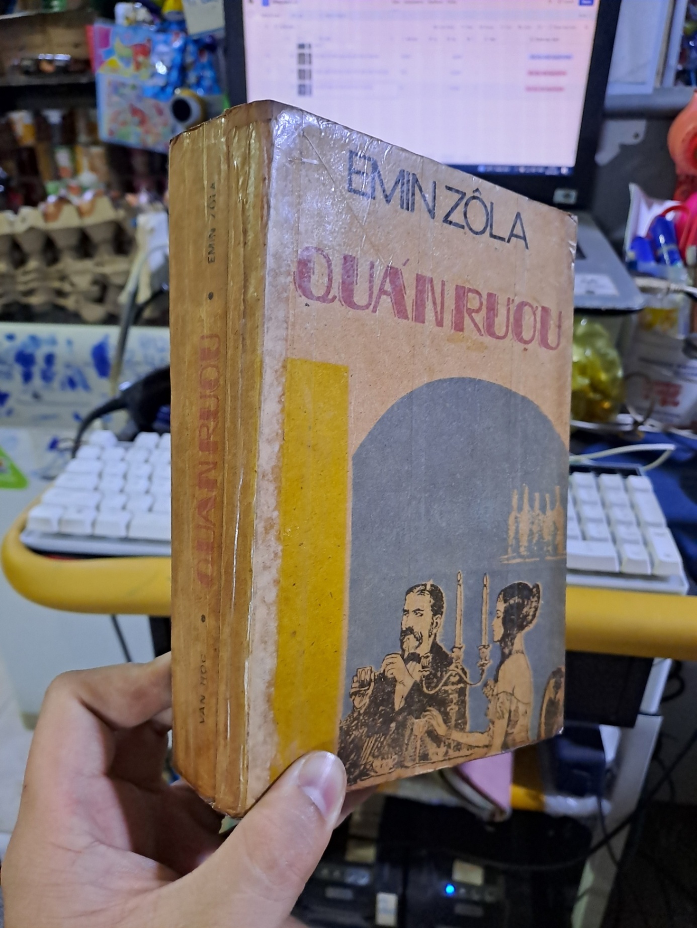 Quán rượu Emin Zola 1987 mới 80% ố Văn học nước ngoài HCM1709