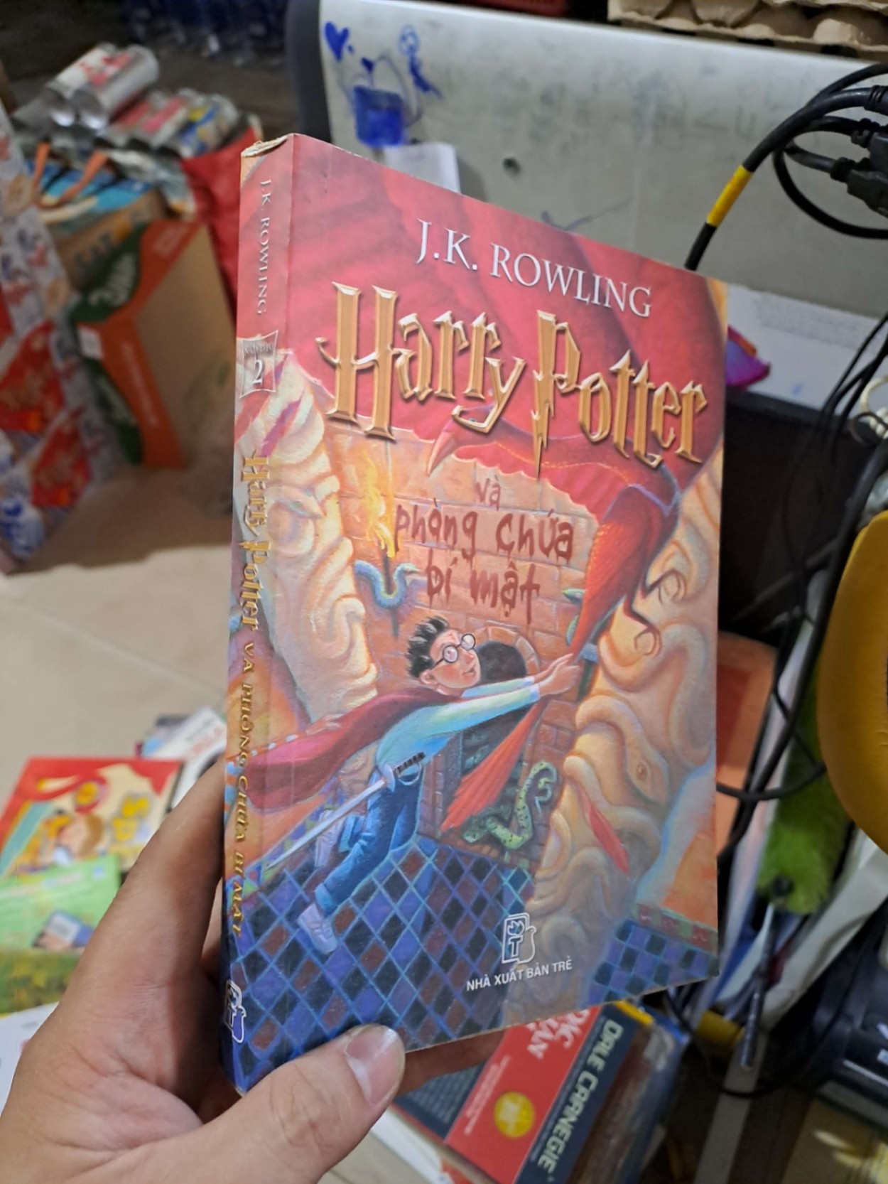 Harry Potter Và Phòng Chứa Bí Mật - J.K. Rowling - 2008 mới 80% ố - VĂN HỌC - HCM3012 (NSX)