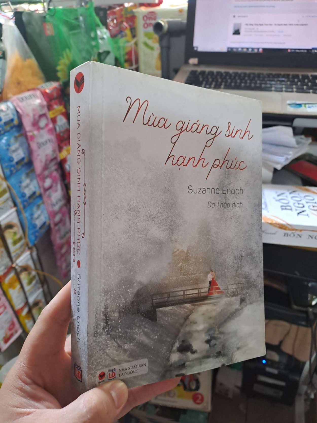 Mùa Giáng Sinh Hạnh Phúc - Suzanne Enoch 2018 mới 90% VĂN HỌC HCM3012