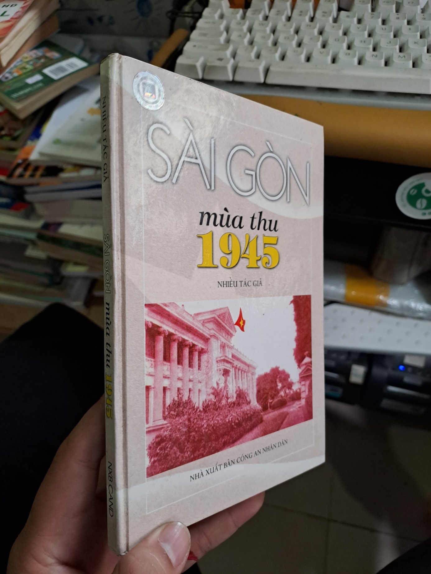 Sài gòn mùa thu 1945 mới 90% bẩn nhẹ bìa cứng 2005 LỊCH SỬ - CHÍNH TRỊ - TRIẾT HỌC VAVO1709 (NSX)