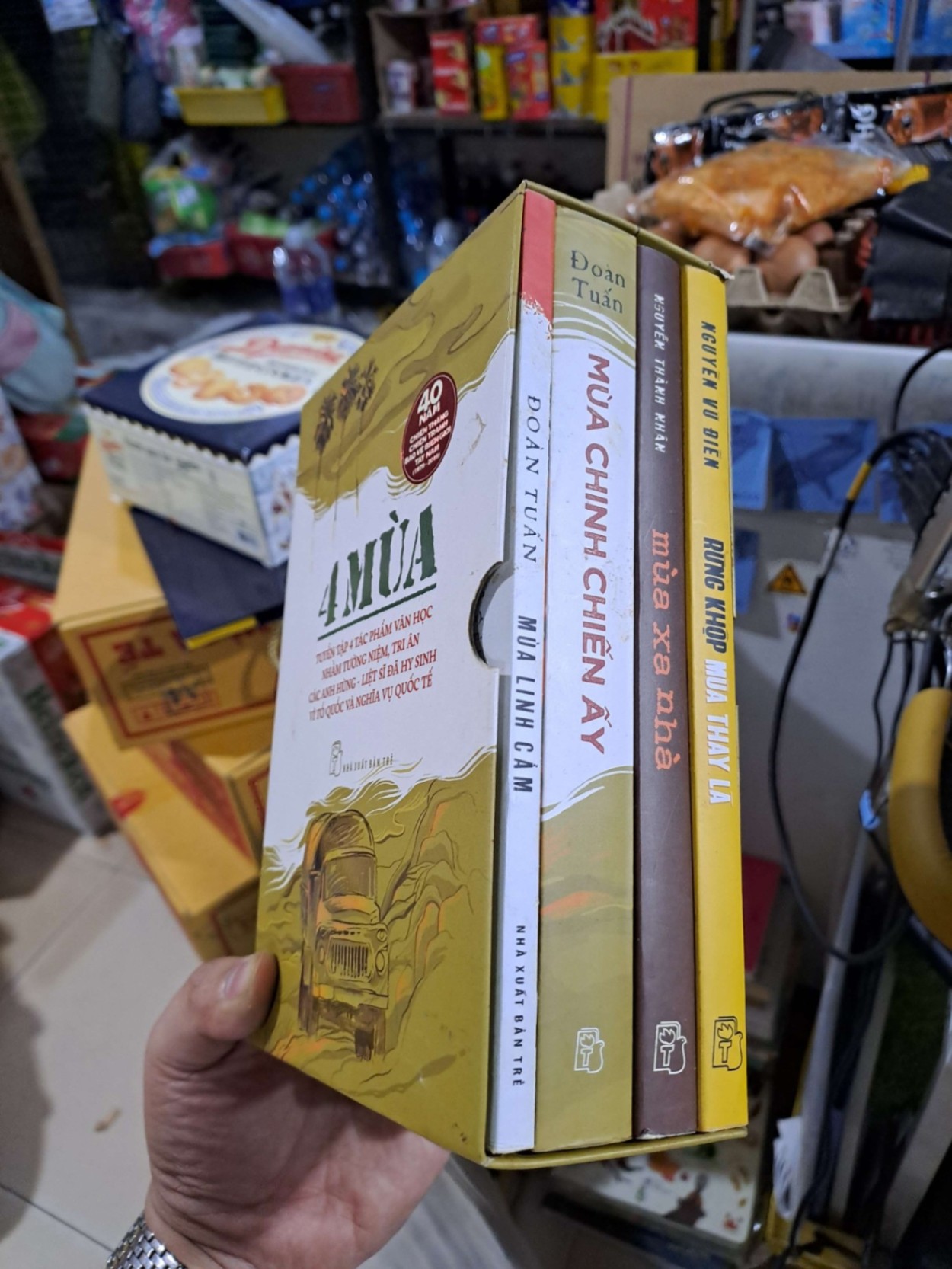 (Bộ 4 Cuốn) - 4 Mùa - Đoàn Tuấn, Nguyễn Thành Nhân, Nguyễn Vũ Điền - mới 90% - VĂN HỌC - HMT3012