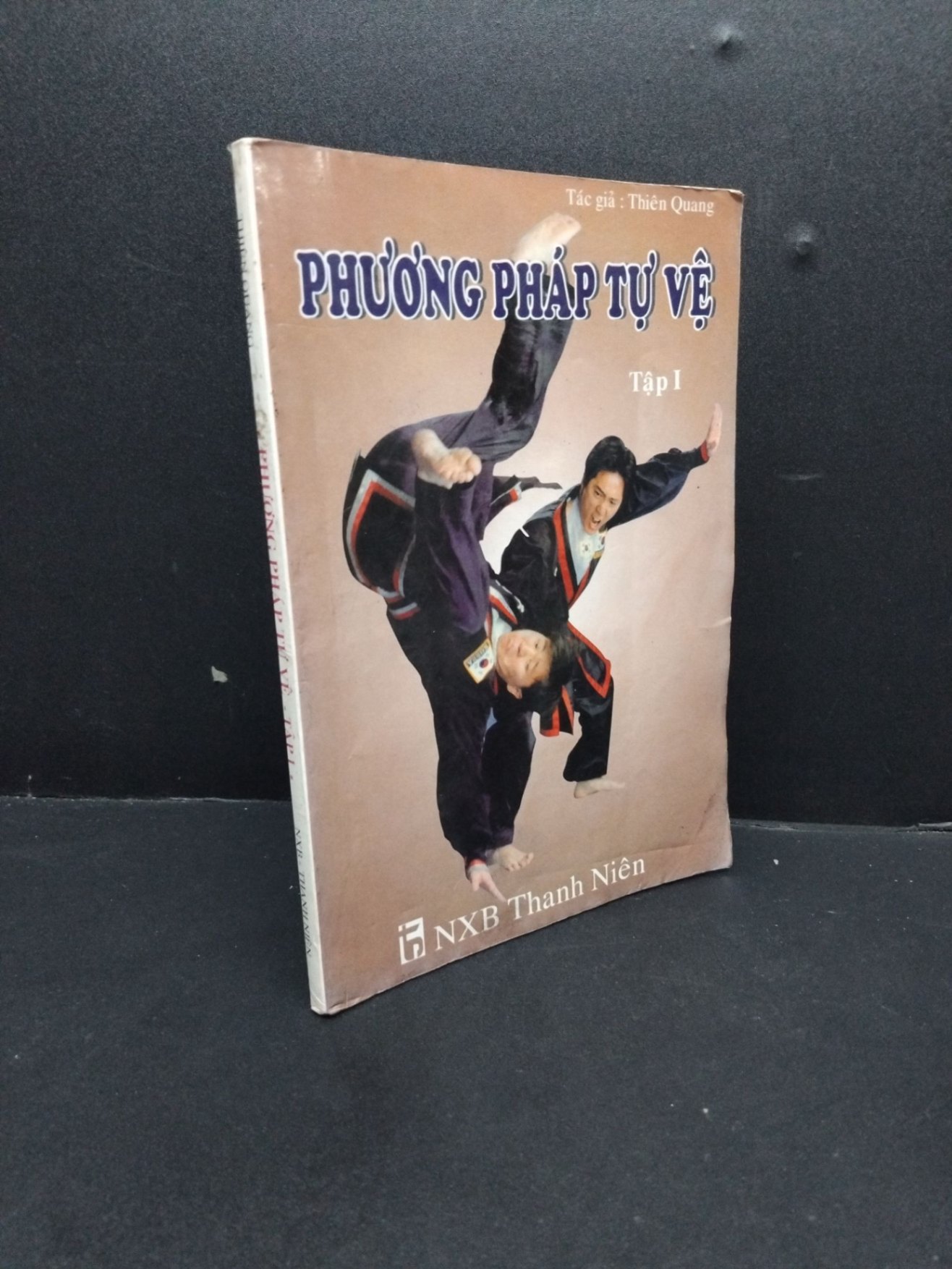 Phương pháp tự vệ tập 1 mới 60% ố vàng ẩm nặng có mộc trang đầu 1999 HCM2207 Thiên Quang KỸ NĂNG (NSX)