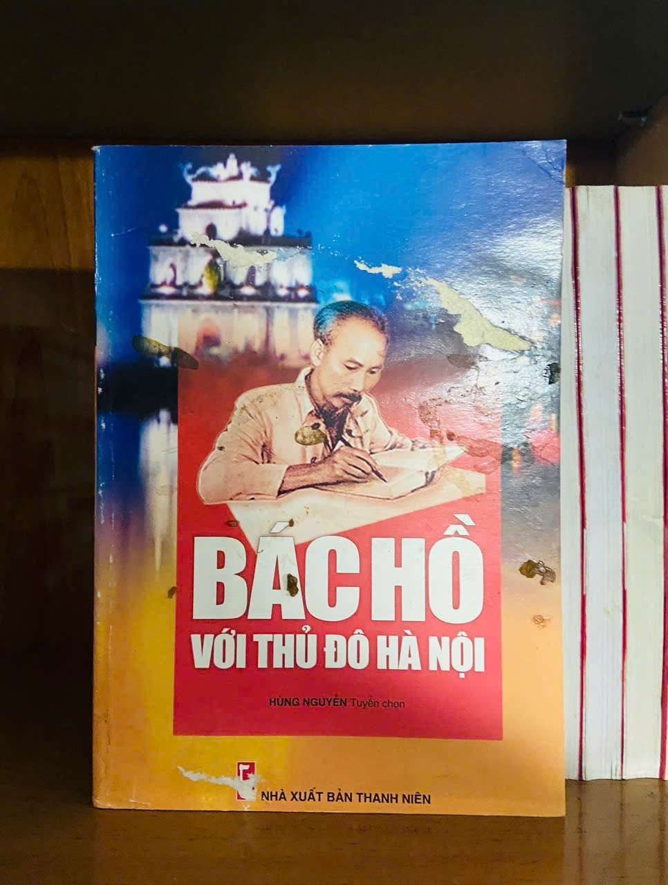 Bác Hồ với thủ đô Hà Nội (2007) VĂN HỌC VAVO0810