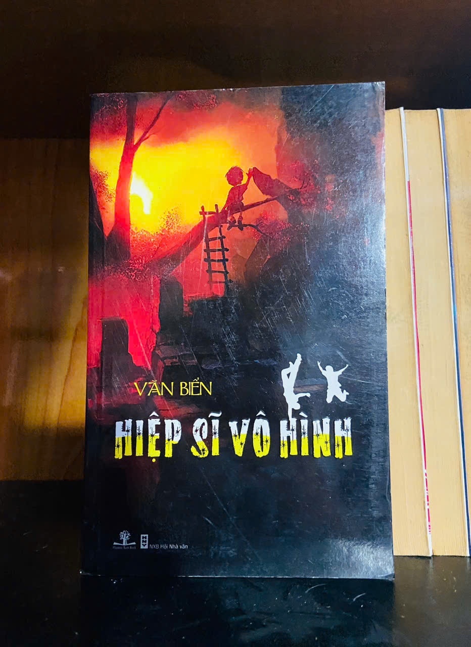 Hiệp sĩ vô hình - Văn Biển - VĂN HỌC - VAVO1211