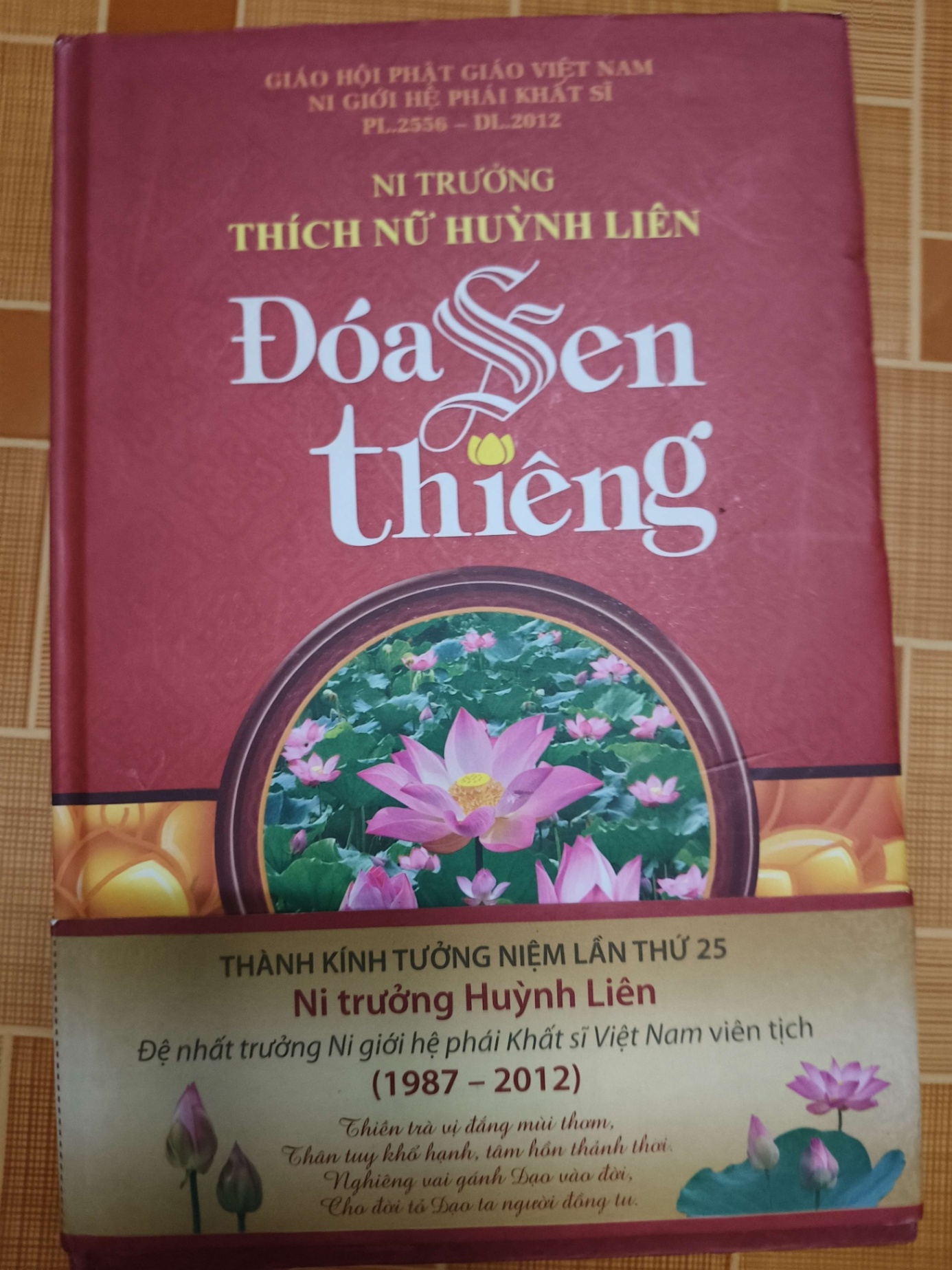 Đóa sen thiêng L7 - 2012 - 719 trang TÂM LINH - TÔN GIÁO - THIỀN ANTQ2012-204