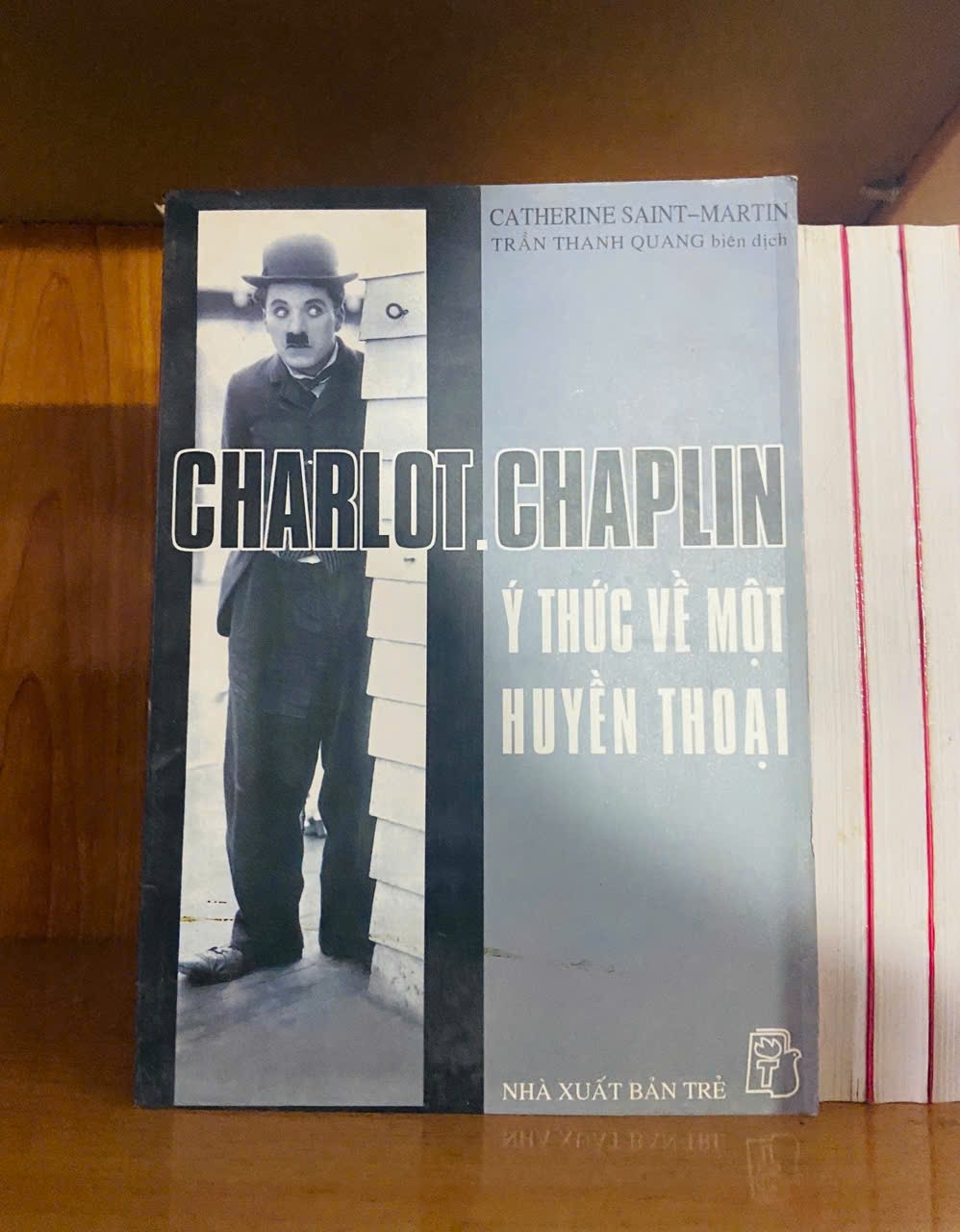 Charlot Chaplin: ý thức về một huyền thoại / Catherine Saint-Martin VĂN HỌC VAVO1301