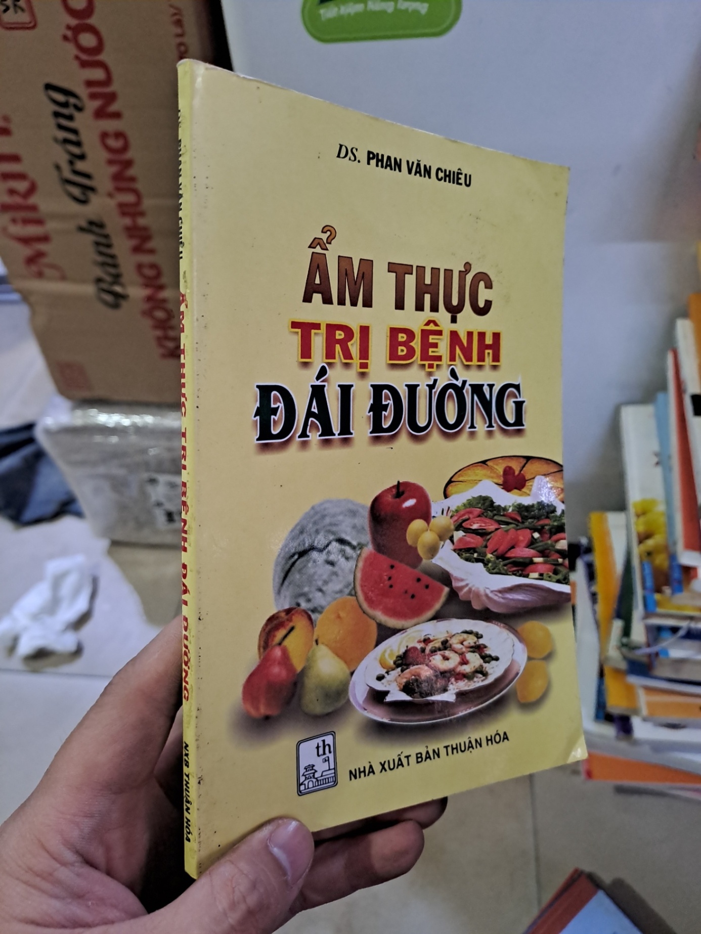 Ẩm thực trị bệnh đái đường DS. Phan Văn Chiêu mới 80% ố 2002 HCM.TN2308 SỨC KHỎE - THỂ THAO (NSX)