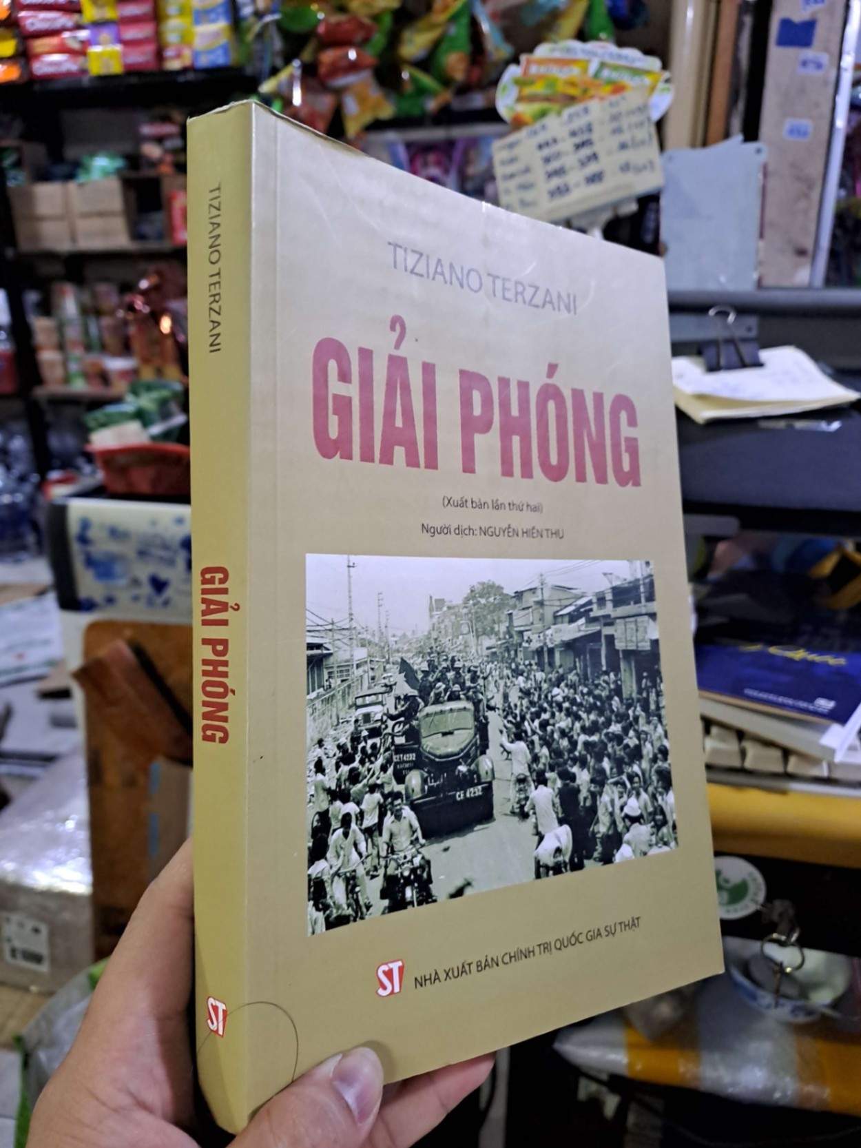 Giải phóng - Terzani LỊCH SỬ - CHÍNH TRỊ - TRIẾT HỌC VAVO0910 (NSX)