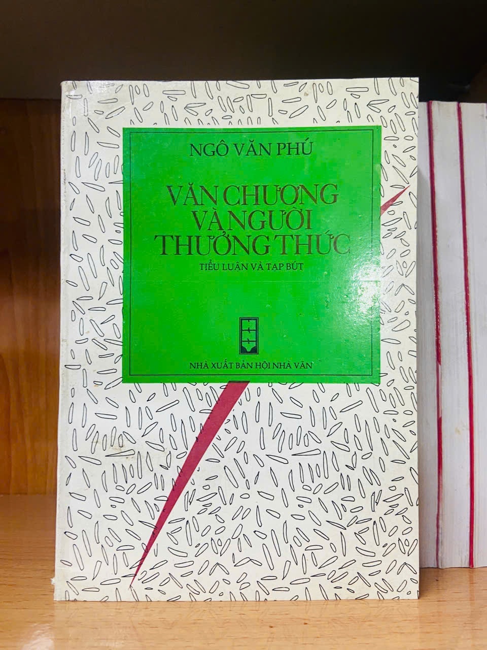 Văn chương và người thưởng thức / Ngô Văn Phú VĂN HỌC VAVO1301