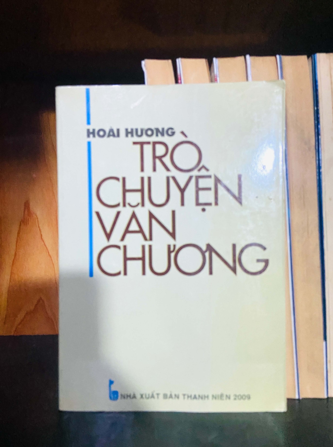 Trò chuyện với văn chương - Hoài Hương VĂN HỌC VAVO0810
