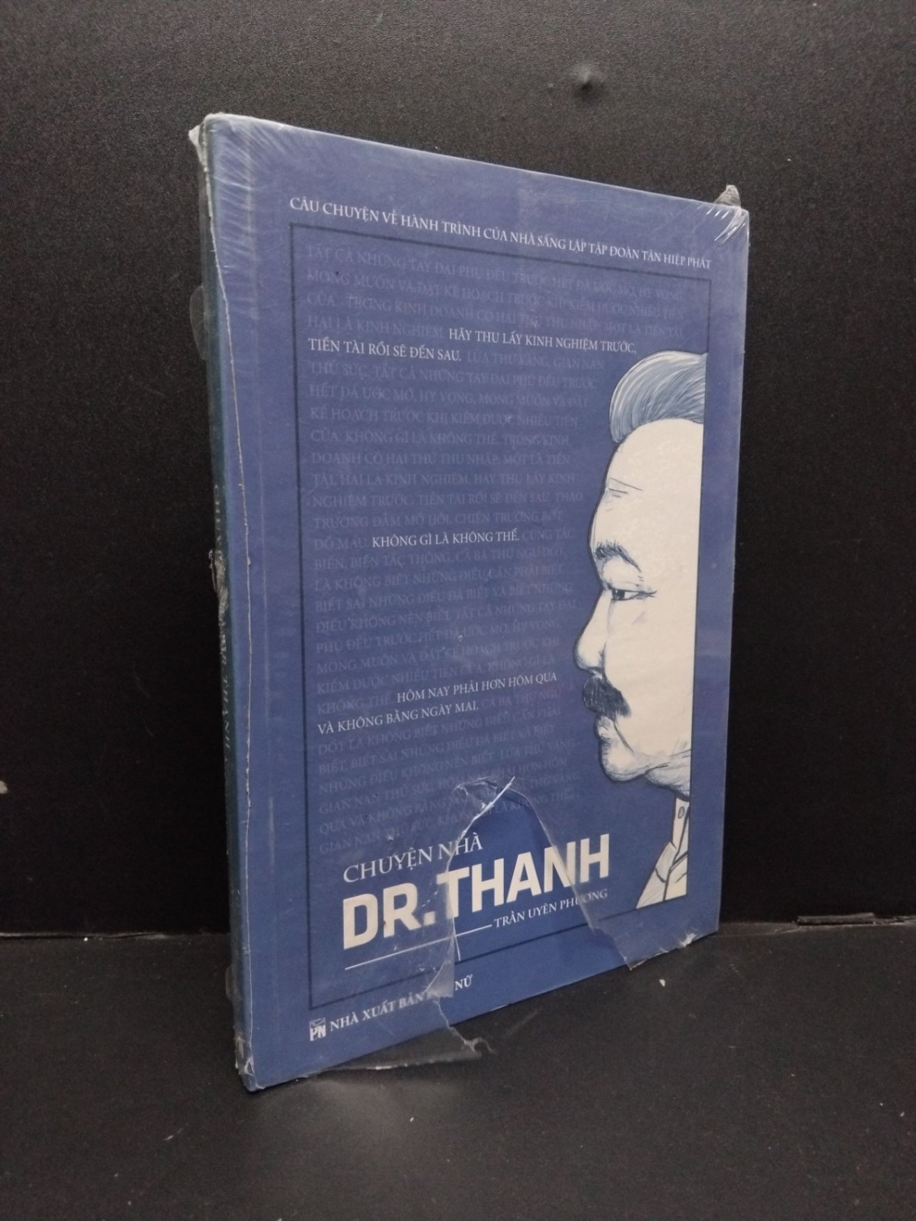 Chuyện nhà Dr.Thanh - Ấn bản đặc biệt Trần Uyên Phương (có seal) mới 90% bẩn nhẹ rách seal HCM.ASB0609