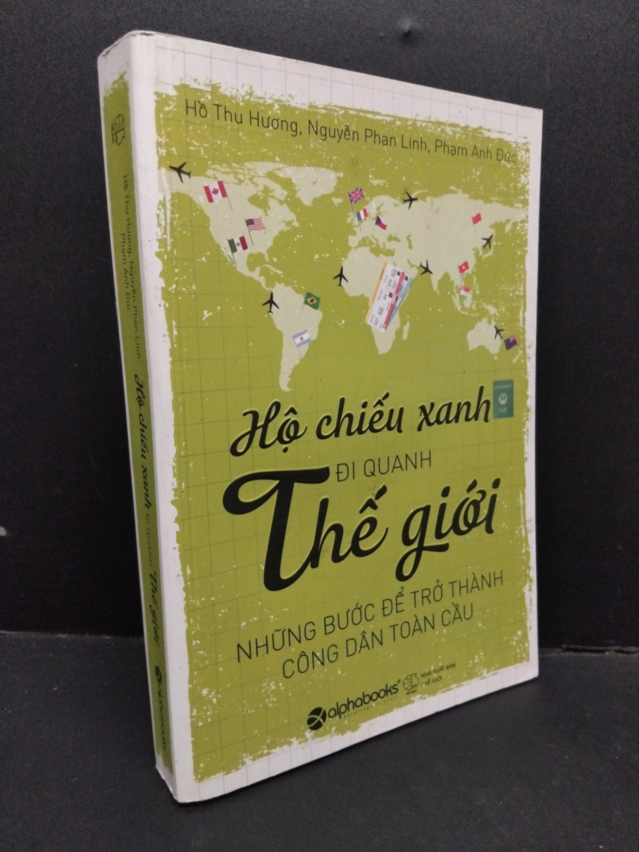 Hộ chiếu xanh đi quanh thế giới mới 80% ố nhẹ 2016 HCM1410 KỸ NĂNG (NSX)