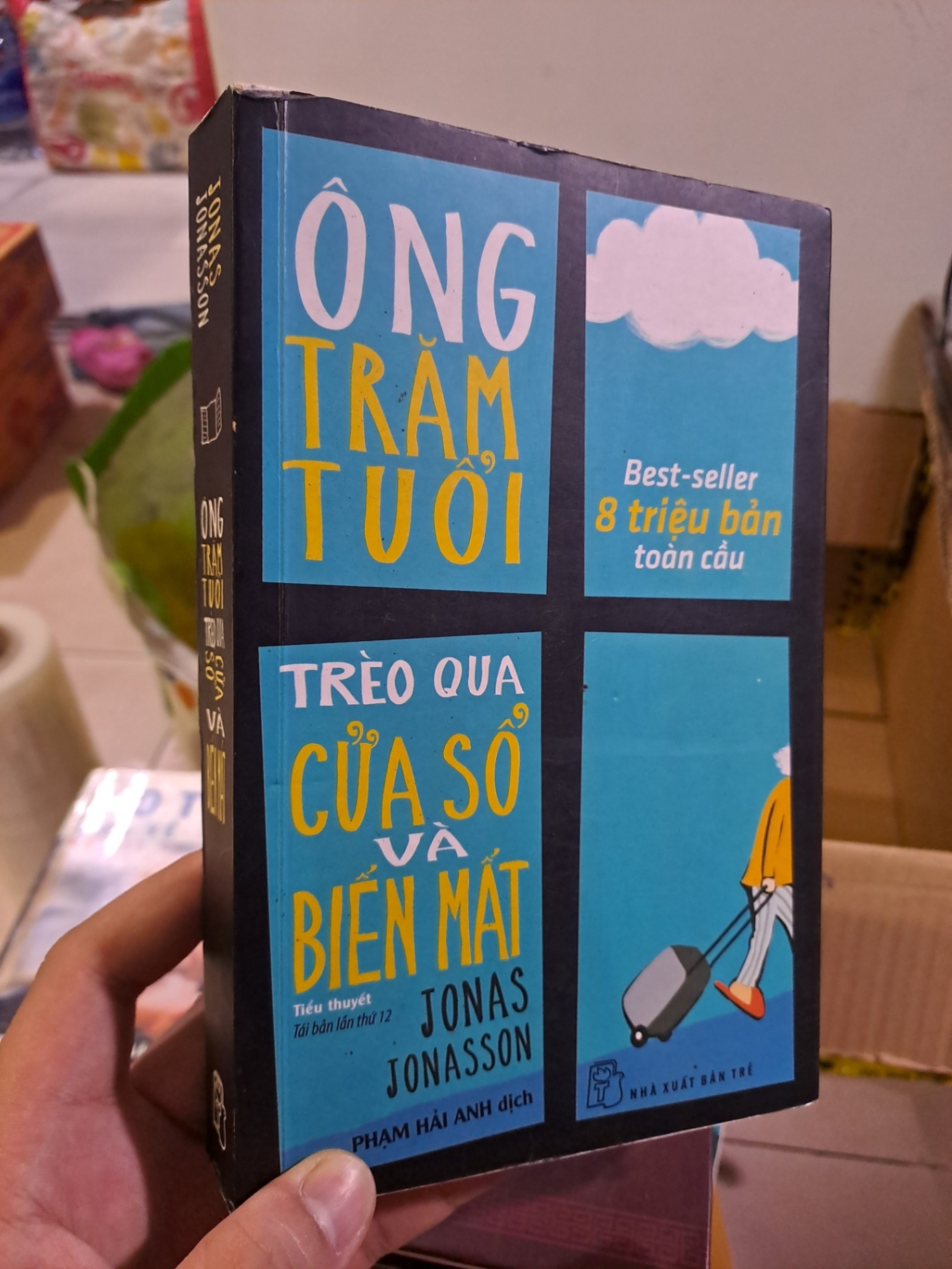 Ông trăm tuổi trèo qua cửa sổ và biến mất mới 80% 2017 HCM0308 Văn học nước ngoài (NSX)