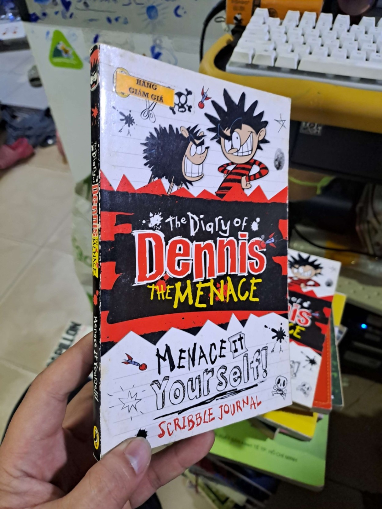 The diary of Dennis the Menace: Menace it yourself mới 80% ố ENGLISH BOOKS HCM1809 (NSX)