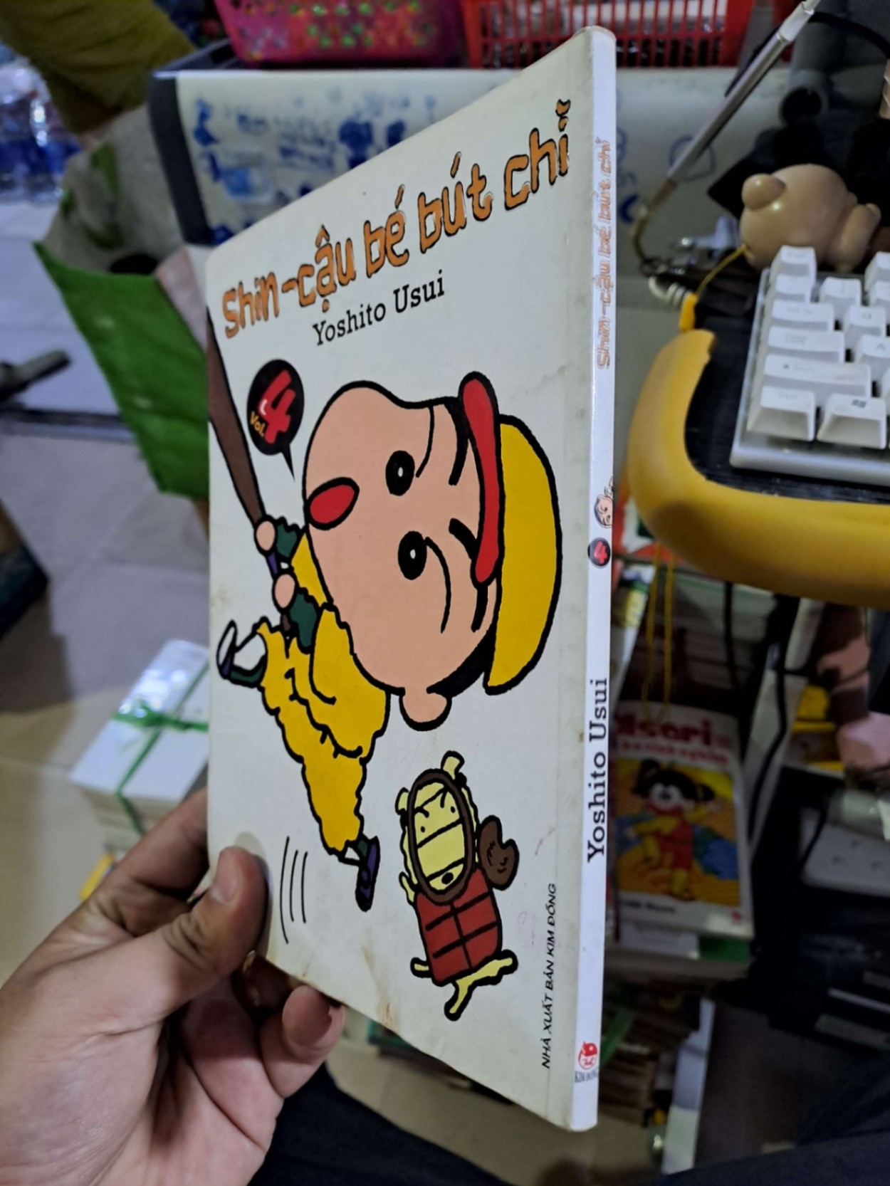 Shin cậu bé bút chì 4 - Usui - - SÁCH ĐỒNG GIÁ 5K - HCM0111
