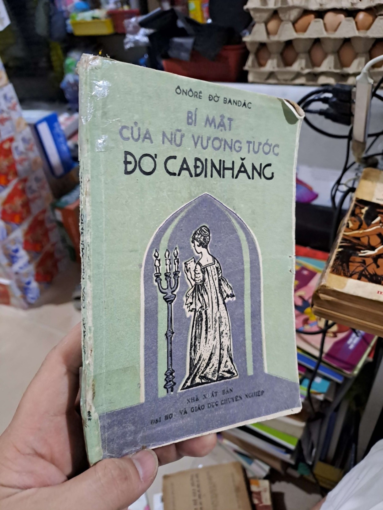 Bí Mật Của Nữ Vương Tước Đơ CaĐiNhăng - Ônôrê Đờ BanĐăc - mới 80% ố - VĂN HỌC - HCM3012 (NSX)