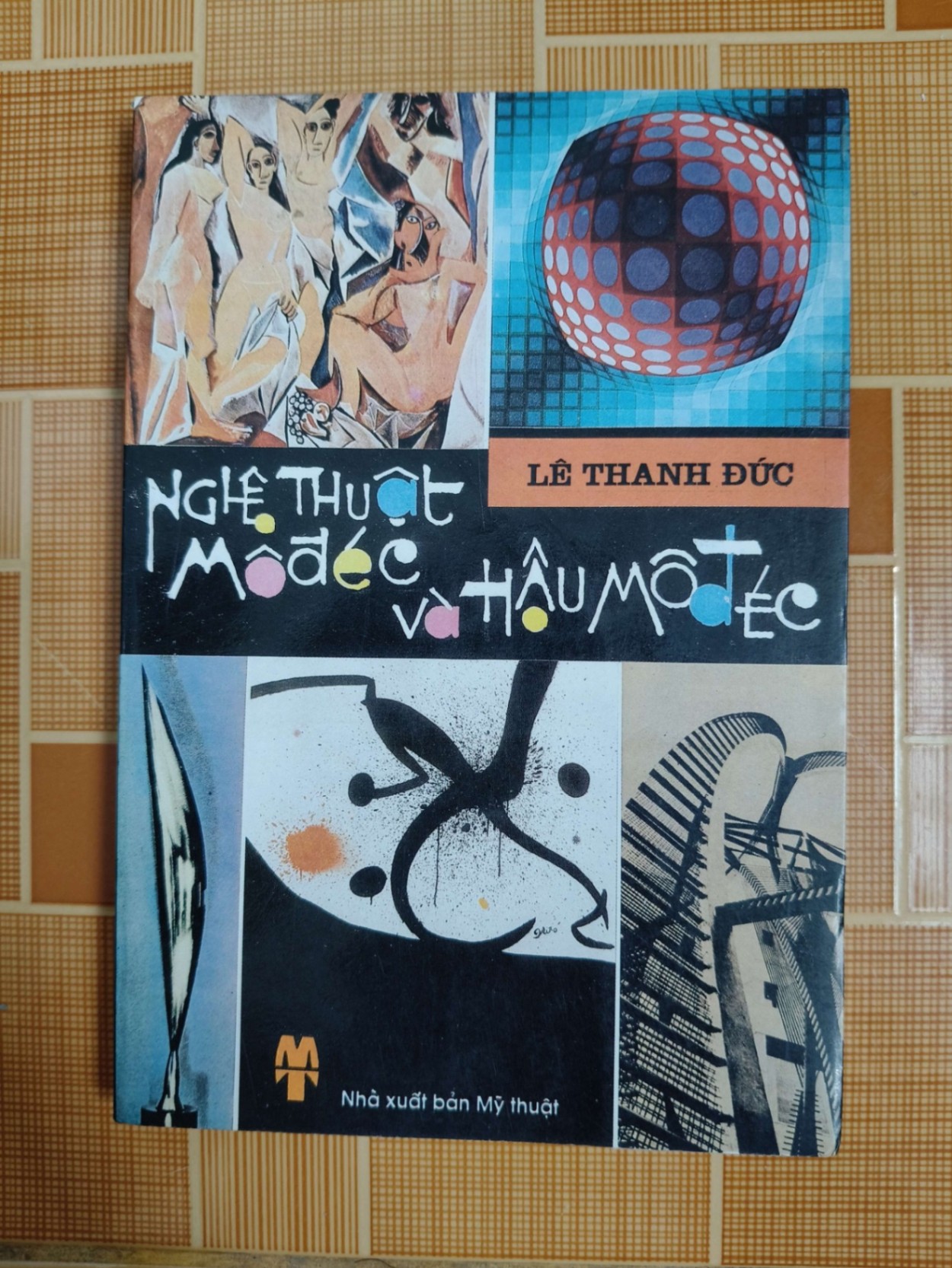 Nghệ thuật modec và hậu modec N30 - 1996 - 152 trang LỊCH SỬ - CHÍNH TRỊ - TRIẾT HỌC ANTQ2012-156