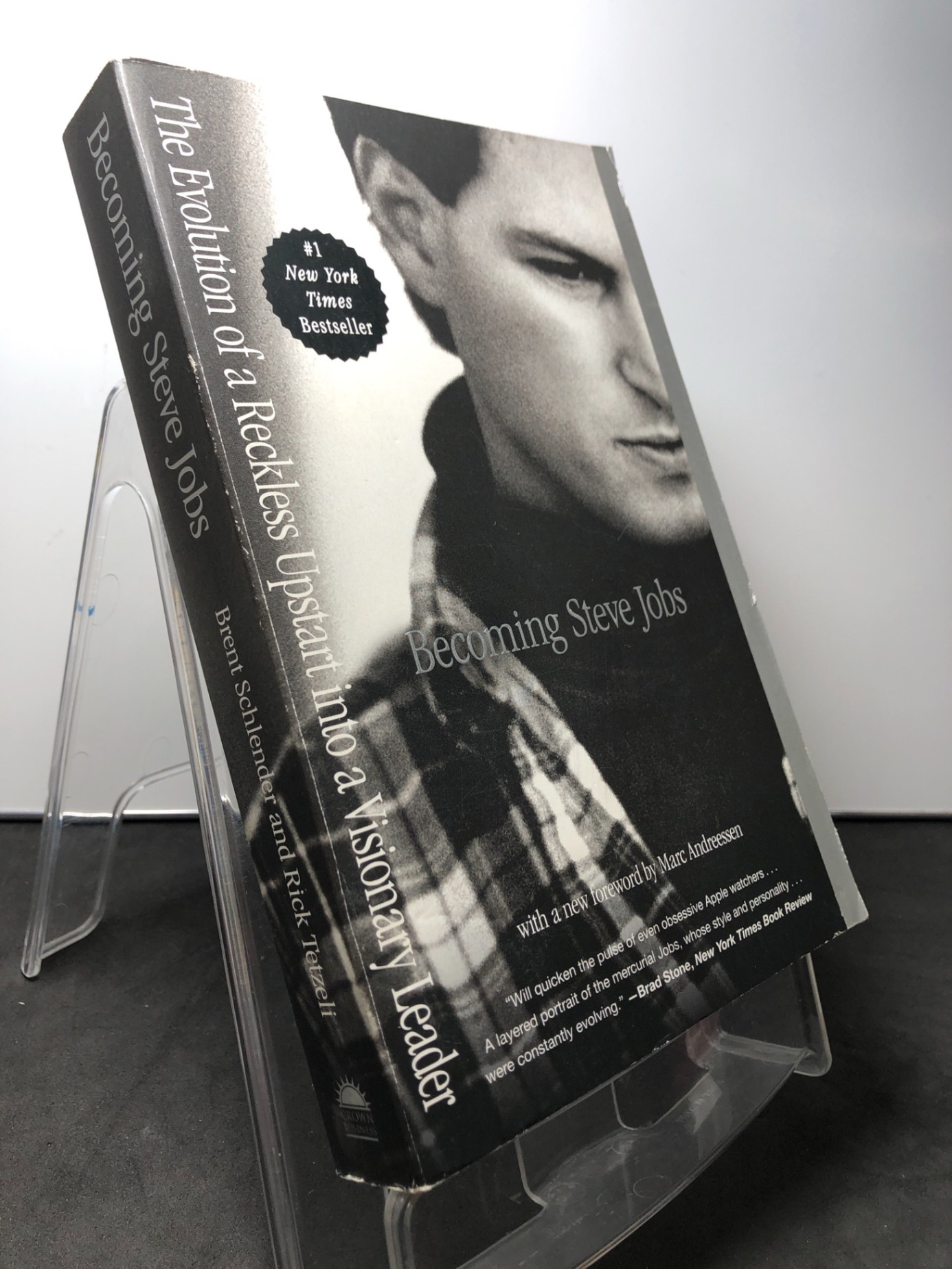 Becoming Steve Jobs mới 85% bẩn nhẹ Brent Schlender, Rick Tetzeli HPB1408 NGOẠI VĂN (NSX)