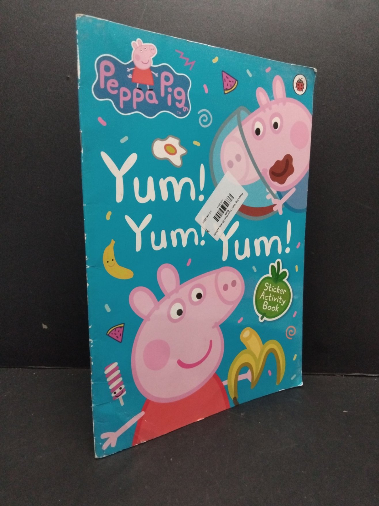 Yum! Yum! Yum! mới 80% bẩn nhẹ HCM2809 Sticker activity book HỌC NGOẠI NGỮ