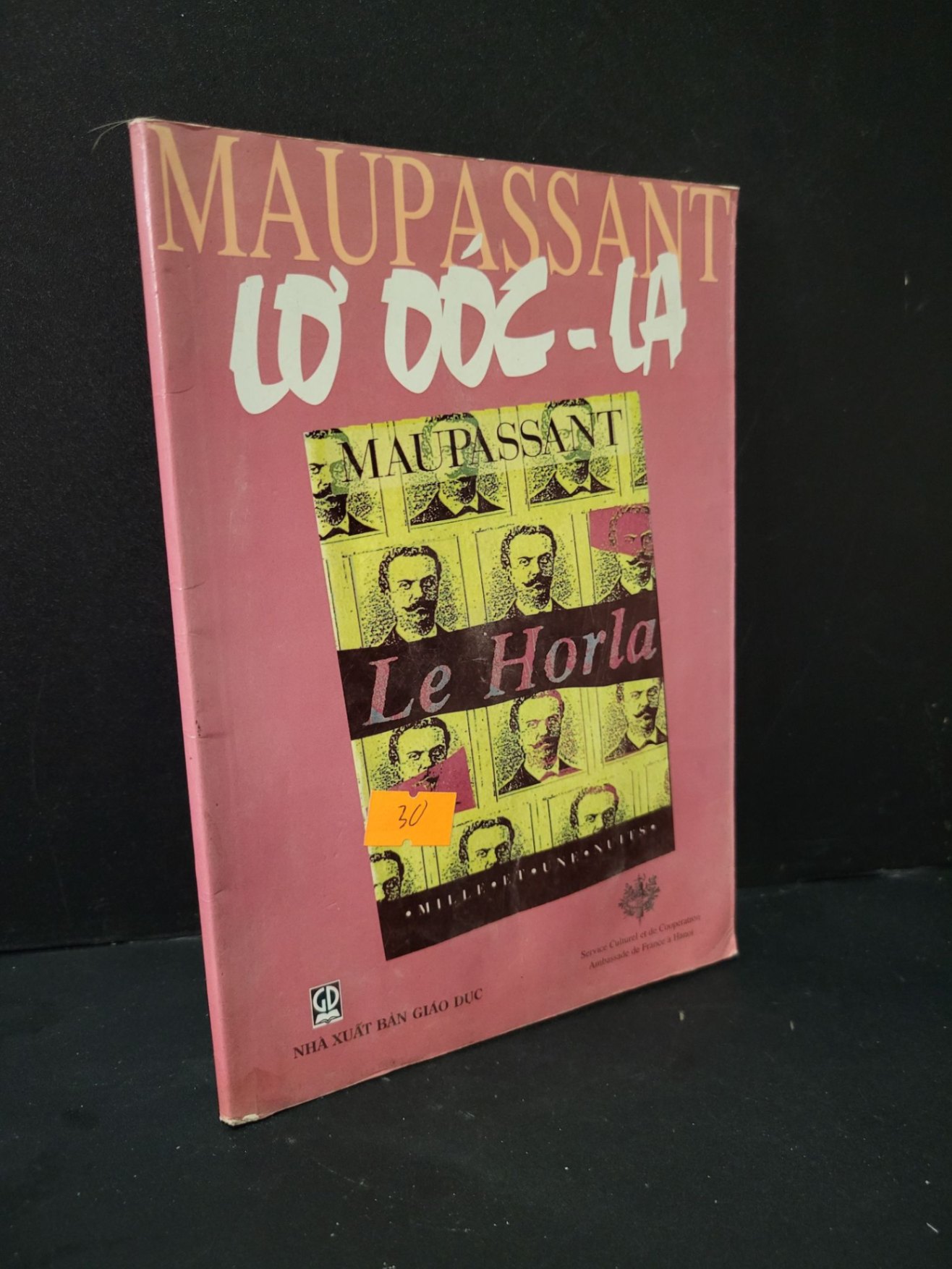 Lơ oóc - la mới 80% bẩn bìa, ố nhẹ, có vệt nước 1998 Maupassant HCM1604 GIÁO KHOA (NSX)