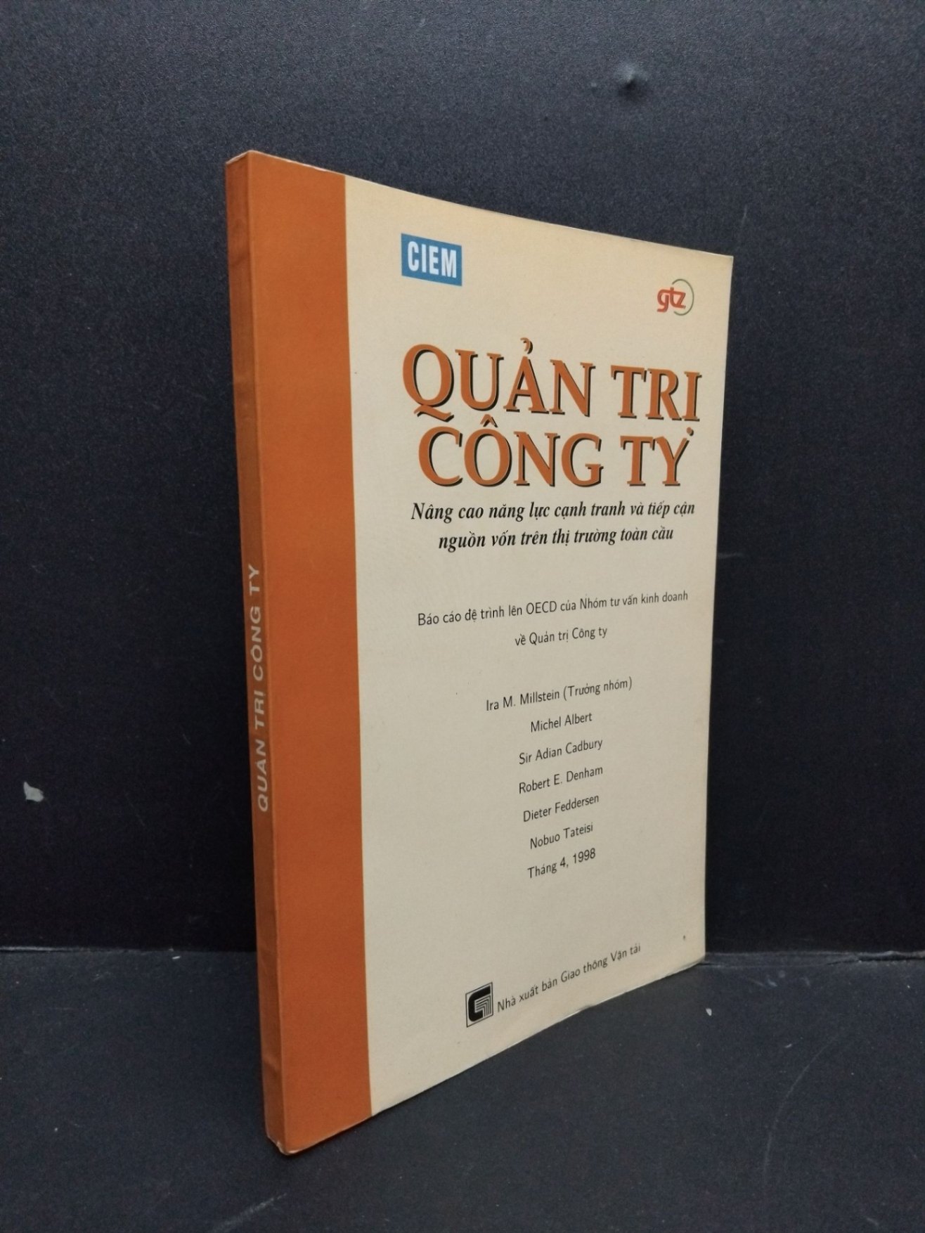 Quản trị công ty mới 80% ố bẩn nhẹ 2003 HCM1406 SÁCH QUẢN TRỊ (NSX)