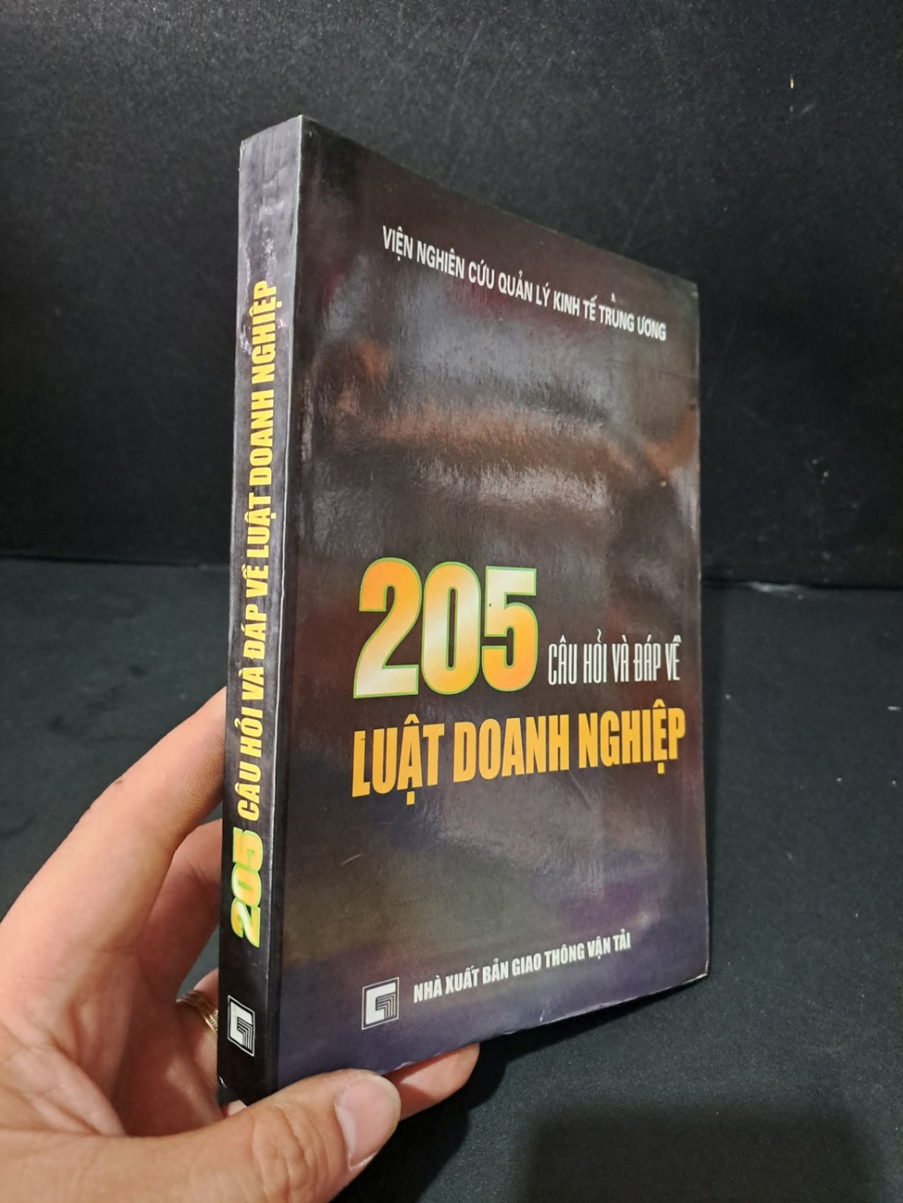 200 câu hỏi và đáp về luật doanh nghiệp mới 90% bẩn nhẹ 2004 Viện nghiên cứu quản lý kinh tế trung ương HCM1604 LỊCH SỬ - CHÍNH TRỊ - TRIẾT HỌC (NSX)
