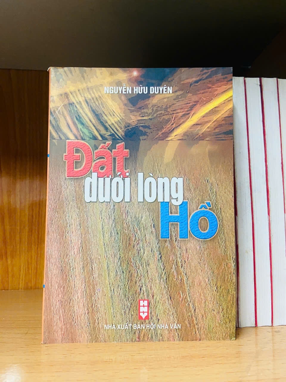 Đất dưới lòng Hồ - Nguyễn Hữu Duyên - VĂN HỌC - VAVO2911-247