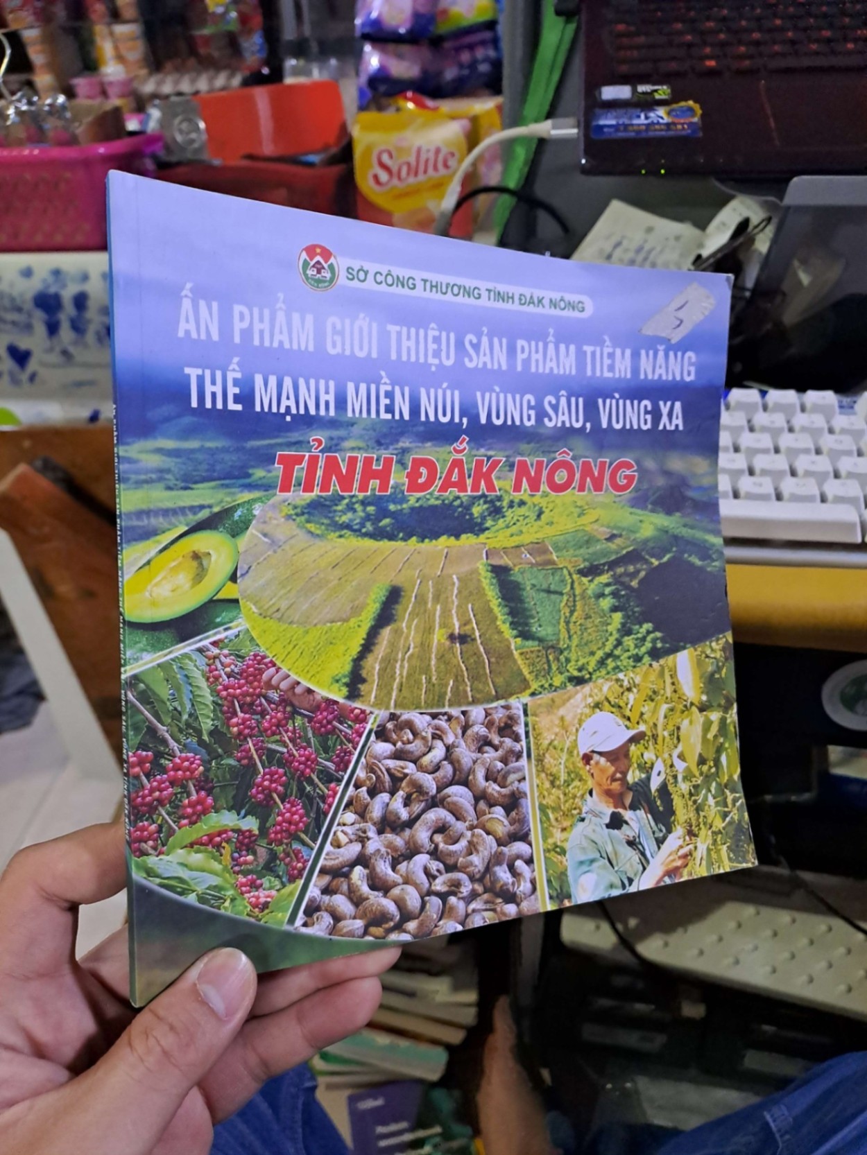 Ấn phẩm giới thiệu sản phẩm tiềm năng thế mạnh miền núi, vùng sâu, vùng xa tỉnh Đắk Nông KINH TẾ - TÀI CHÍNH - CHỨNG KHOÁN HCM1008