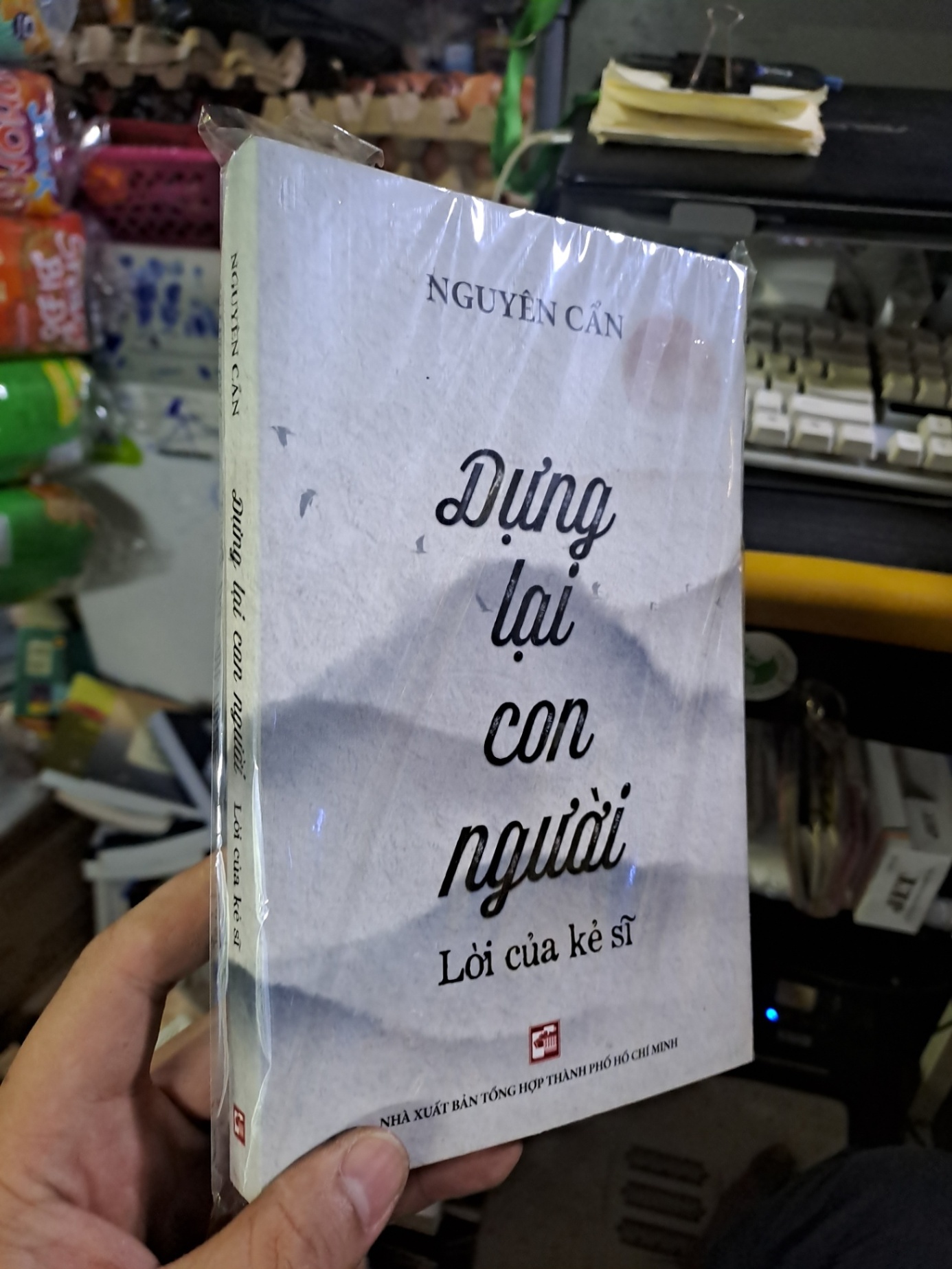 Dựng lại con người lời của kẻ sĩ Nguyên Cẩn mới 100% KỸ NĂNG HCM1709