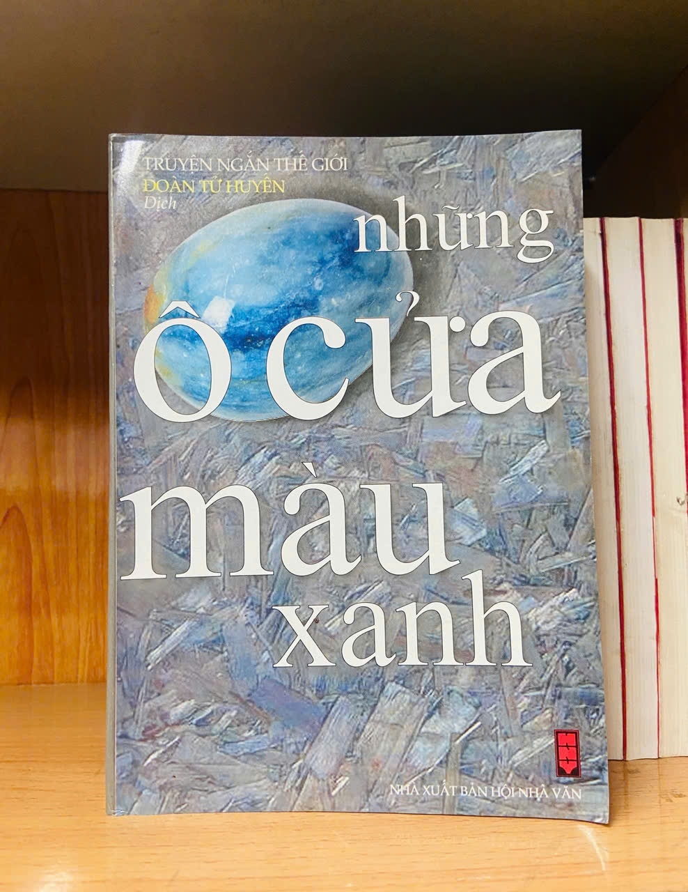 Những ô cửa màu xanh - VĂN HỌC - VAVO2911-250