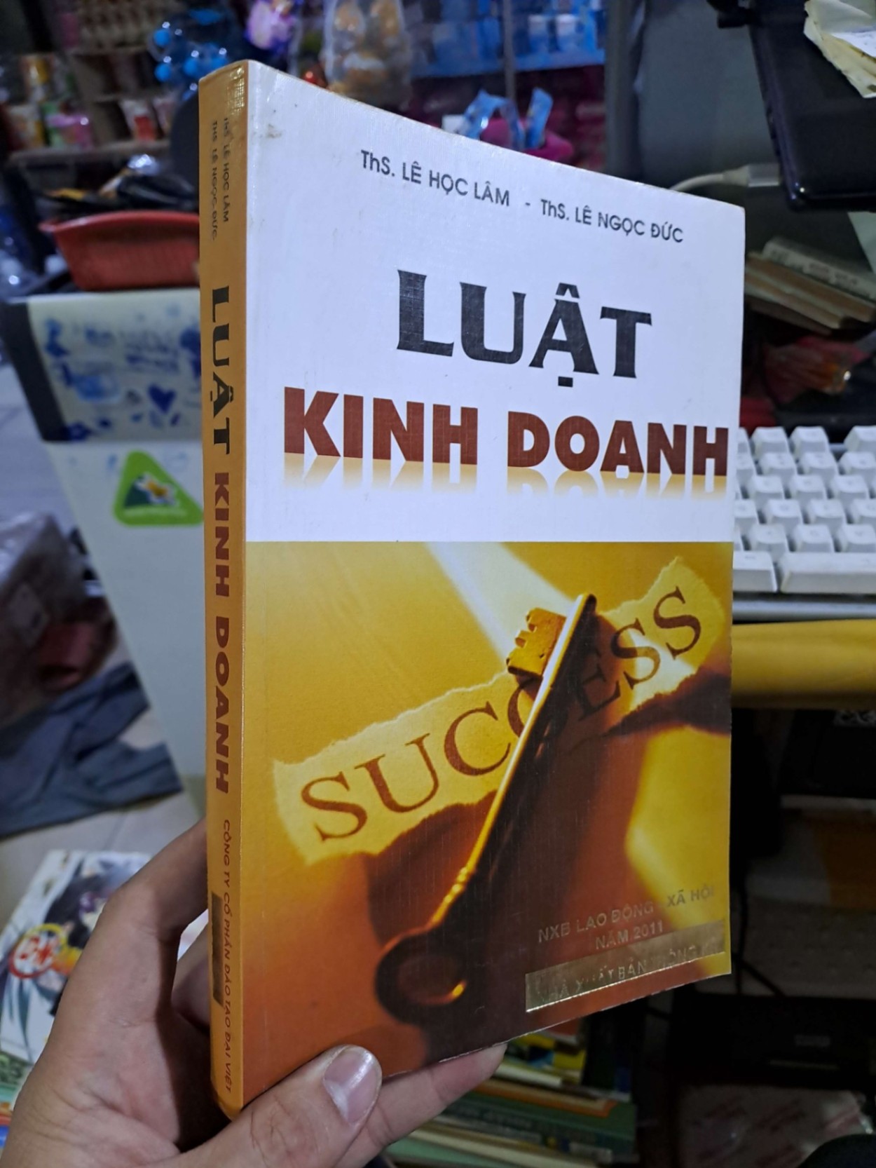 Luật kinh doanh - Lê Học Lâm - Lê Ngọc Đức - 2011 mới 90% - GIÁO TRÌNH, CHUYÊN MÔN - HCM0111 (NSX)
