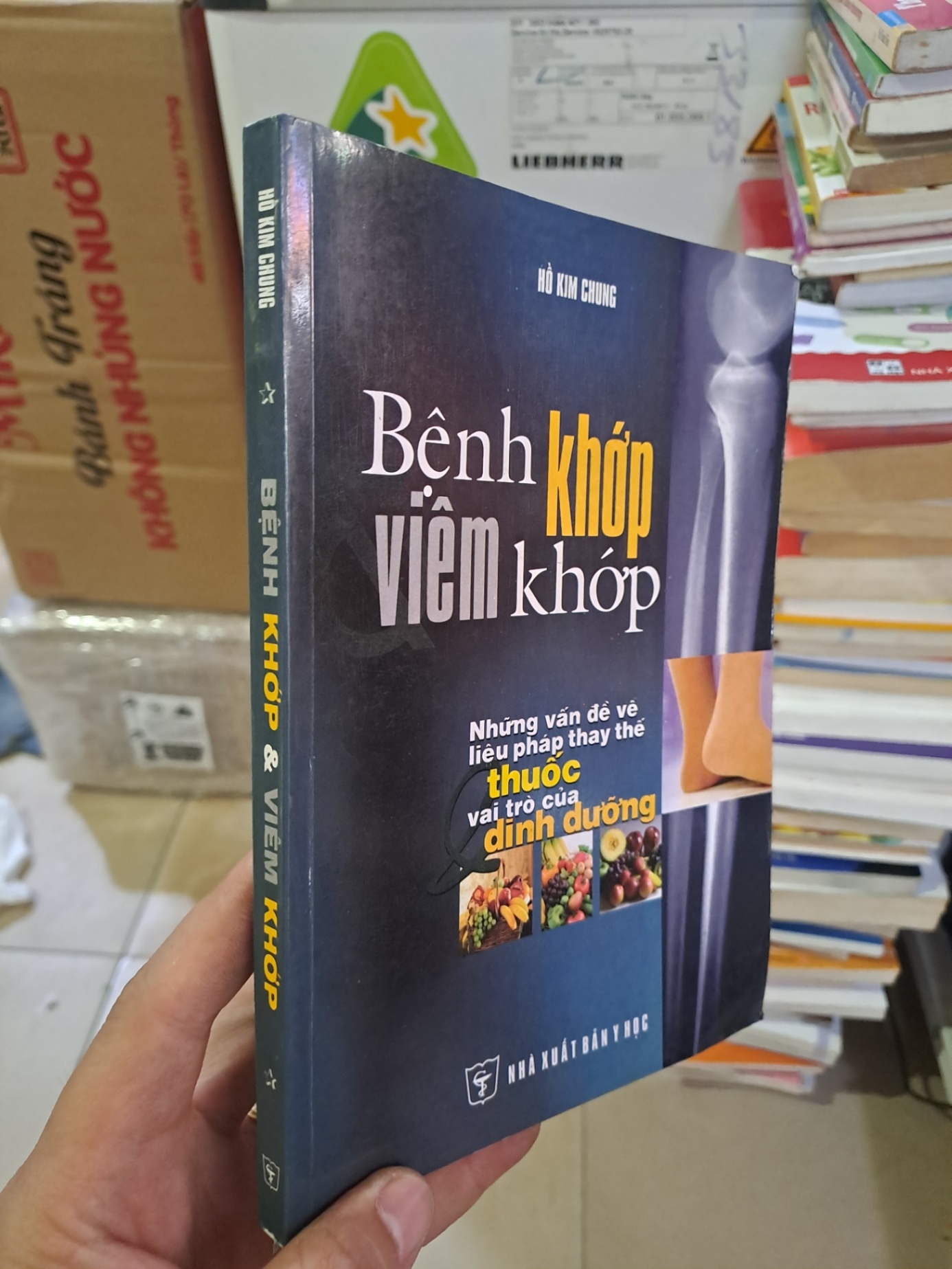 Bệnh khớp viêm khớp mới 80% ố nhẹ Hồ Kim Chung 2006 HCM.TN2308 SỨC KHỎE - THỂ THAO (NSX)