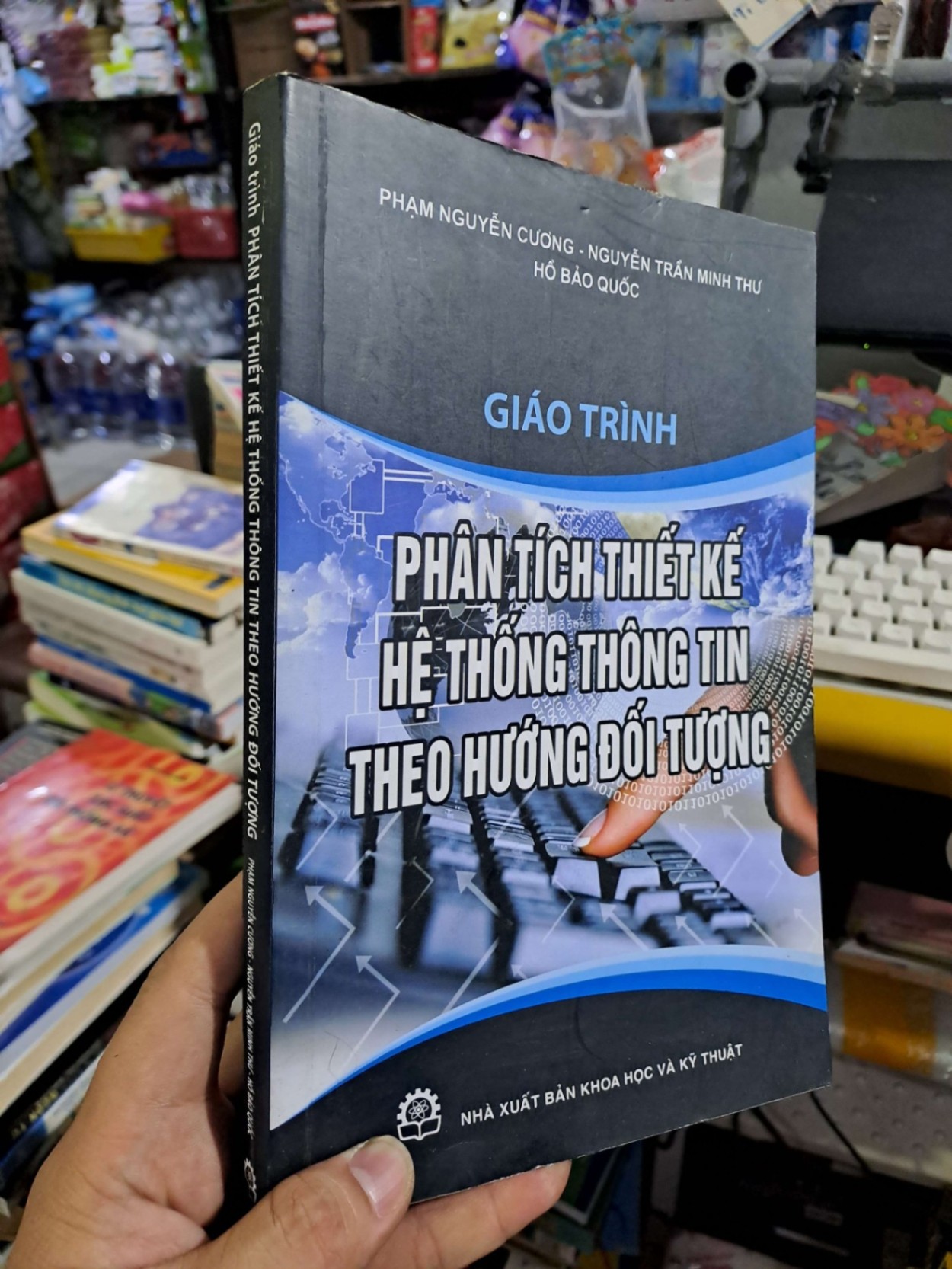 Giáo trình phân tích thiết kế hệ thống thông tin theo hướng đối tượng - Nguyễn Cương - Minh Thư - Bảo Quốc - 2016 mới 90% - GIÁO TRÌNH, CHUYÊN MÔN - HCM0111