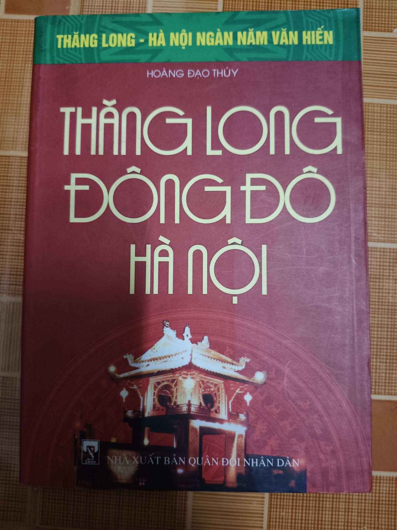 Thăng Long Đông Đô Hà Nội - 2010 - 244 trang LỊCH SỬ - CHÍNH TRỊ - TRIẾT HỌC ANTQ1301