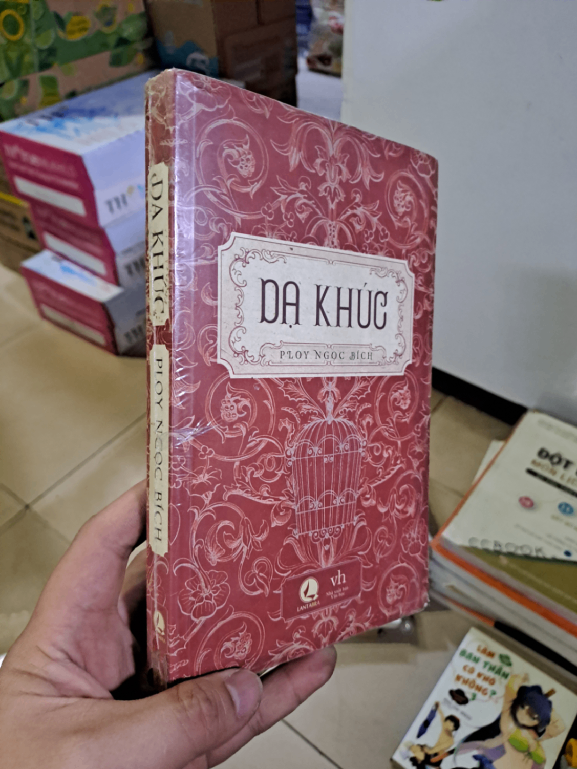 Dạ khúc mới 80% Ploy Ngọc Bích còn seal bẩn HCM0808 VĂN HỌC